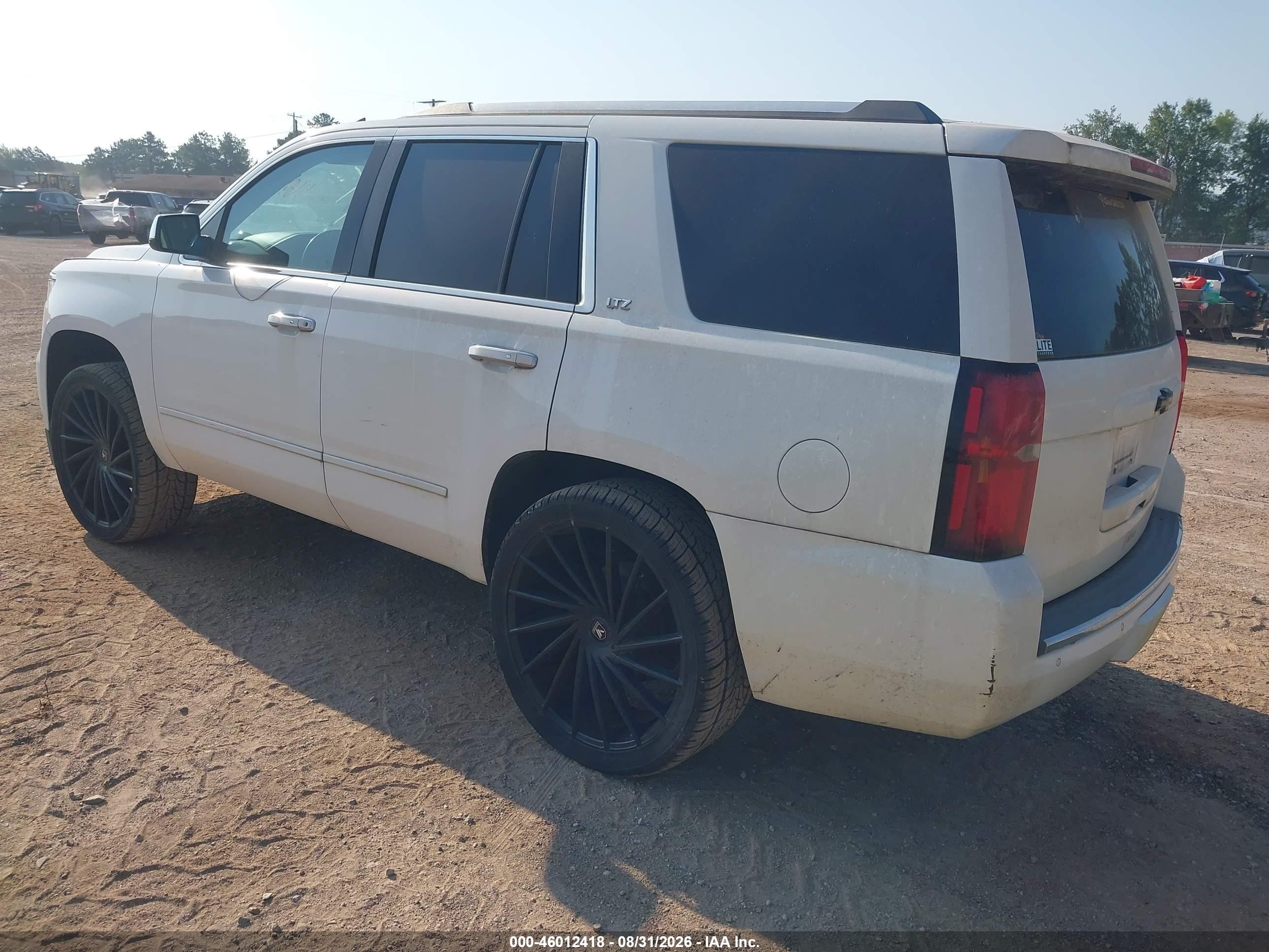 2015 Chevrolet Tahoe Ltz Белый vin: 1GNSCCKC2FR174317
