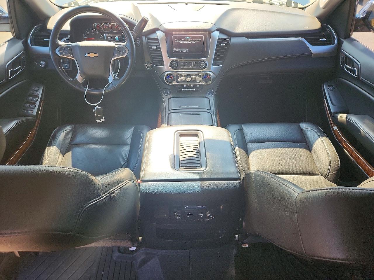 2019 Chevrolet Tahoe C1500 Premier Silver vin: 1GNSCCKC2KR387648