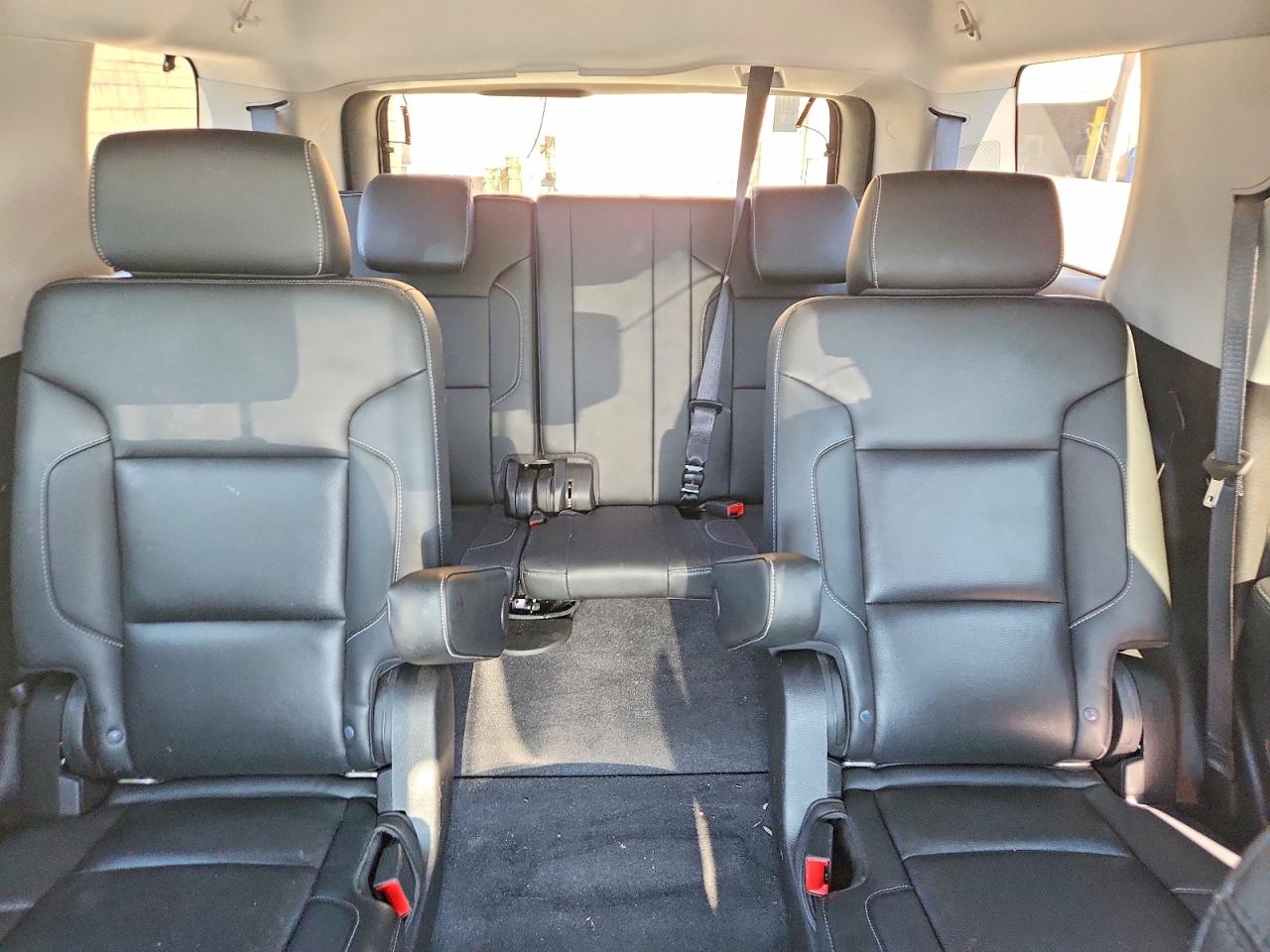 2019 Chevrolet Tahoe C1500 Premier Silver vin: 1GNSCCKC2KR387648