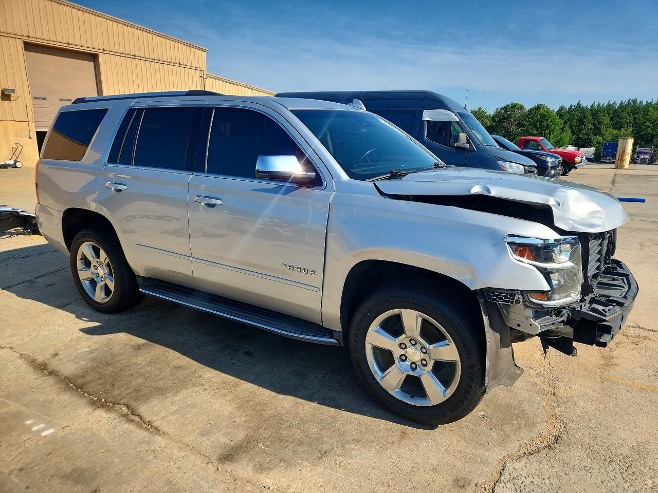 2019 Chevrolet Tahoe C1500 Premier Silver vin: 1GNSCCKC2KR387648