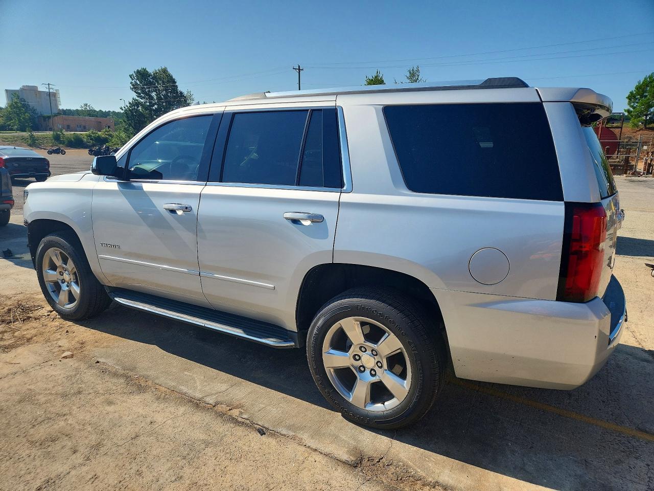 2019 Chevrolet Tahoe C1500 Premier Silver vin: 1GNSCCKC2KR387648