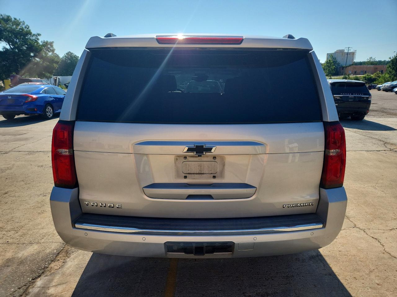 2019 Chevrolet Tahoe C1500 Premier Silver vin: 1GNSCCKC2KR387648