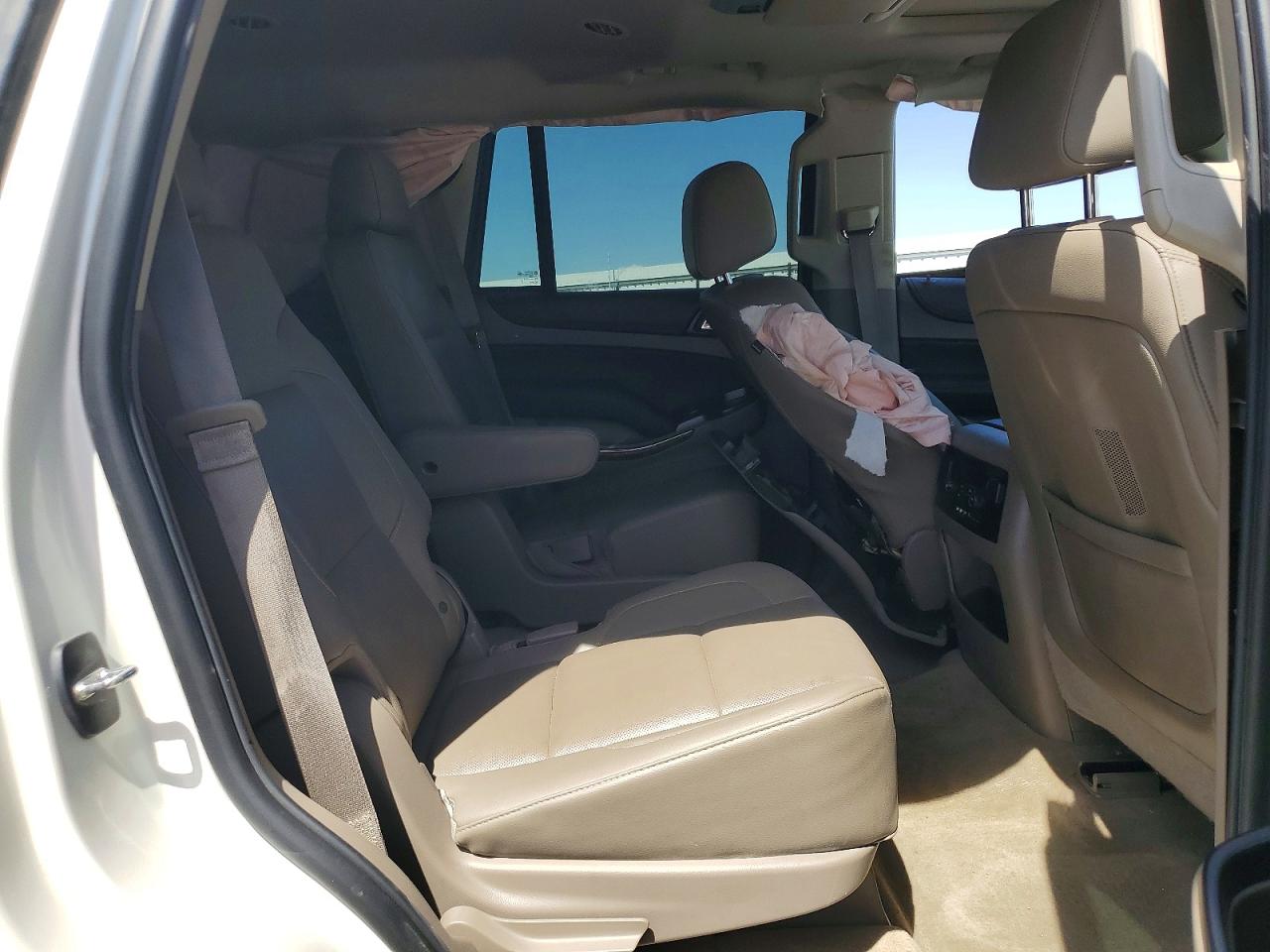 2015 Chevrolet Tahoe C1500 Ltz Белый vin: 1GNSCCKC3FR159227