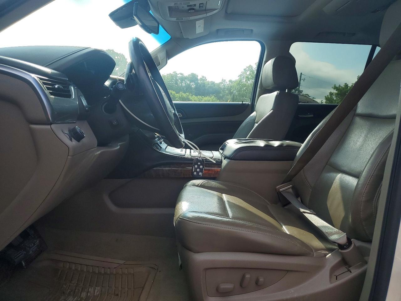 2015 Chevrolet Tahoe C1500 Ltz Cream vin: 1GNSCCKC3FR672610