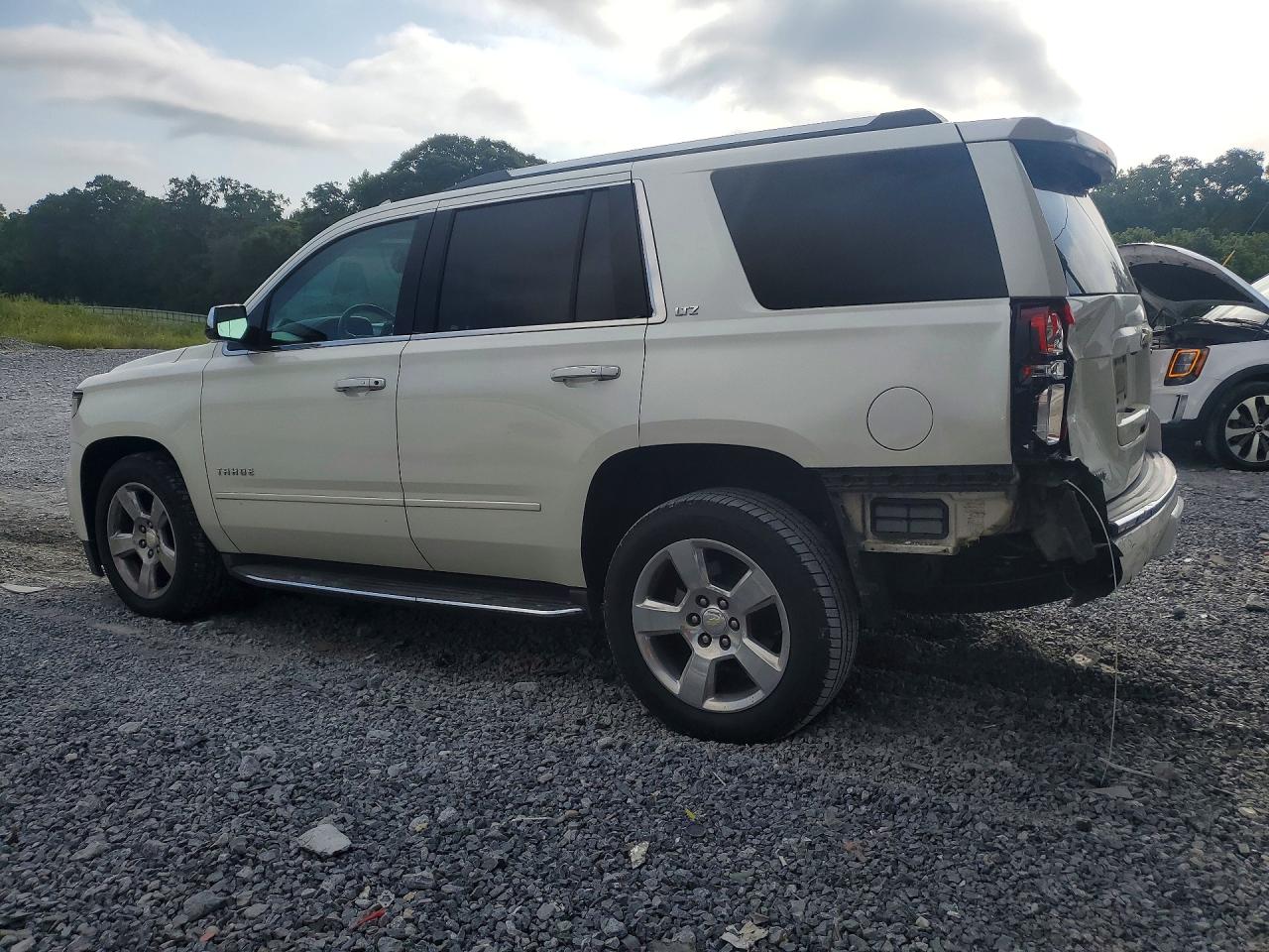 2015 Chevrolet Tahoe C1500 Ltz Cream vin: 1GNSCCKC3FR672610