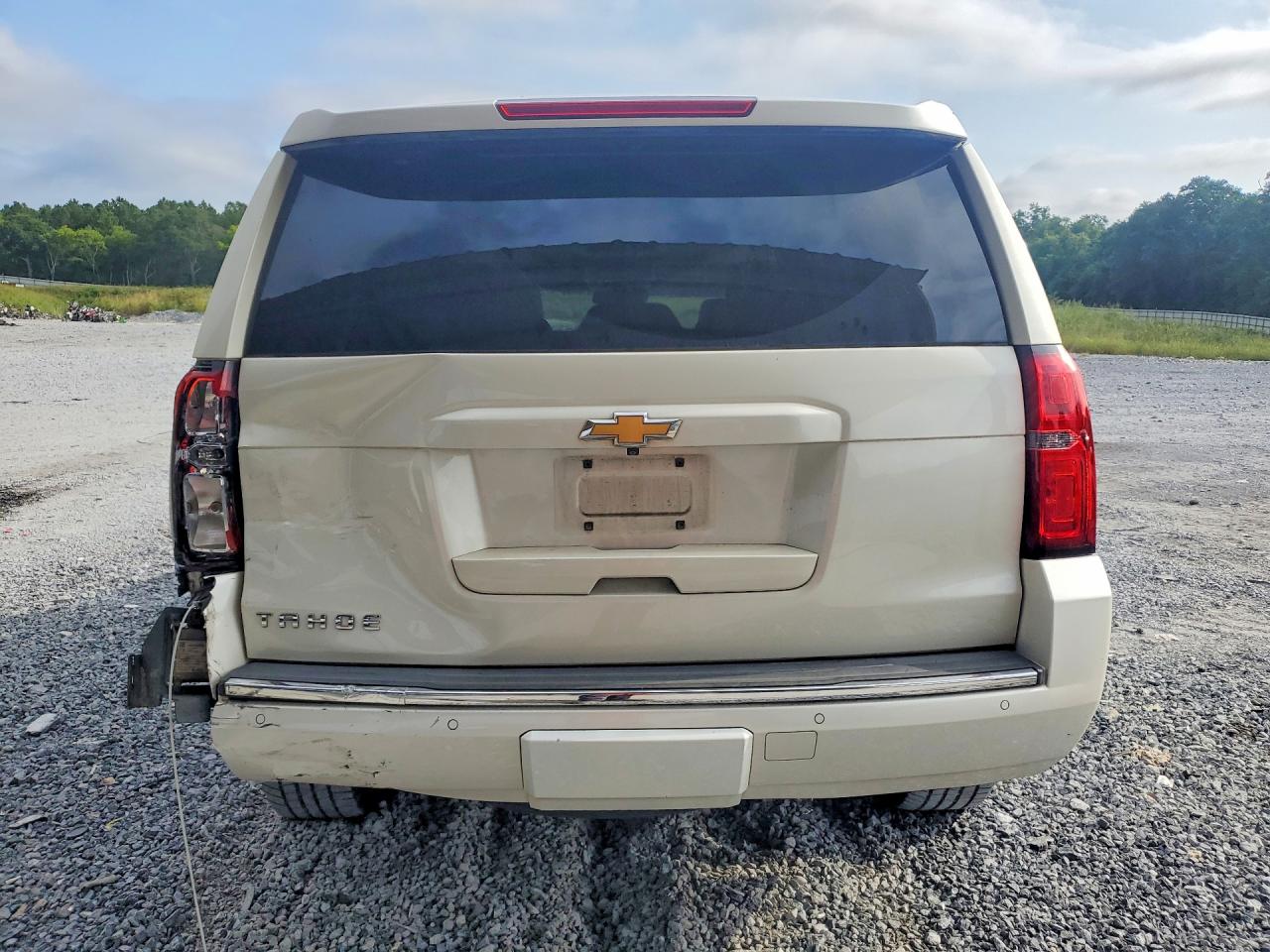 2015 Chevrolet Tahoe C1500 Ltz Cream vin: 1GNSCCKC3FR672610