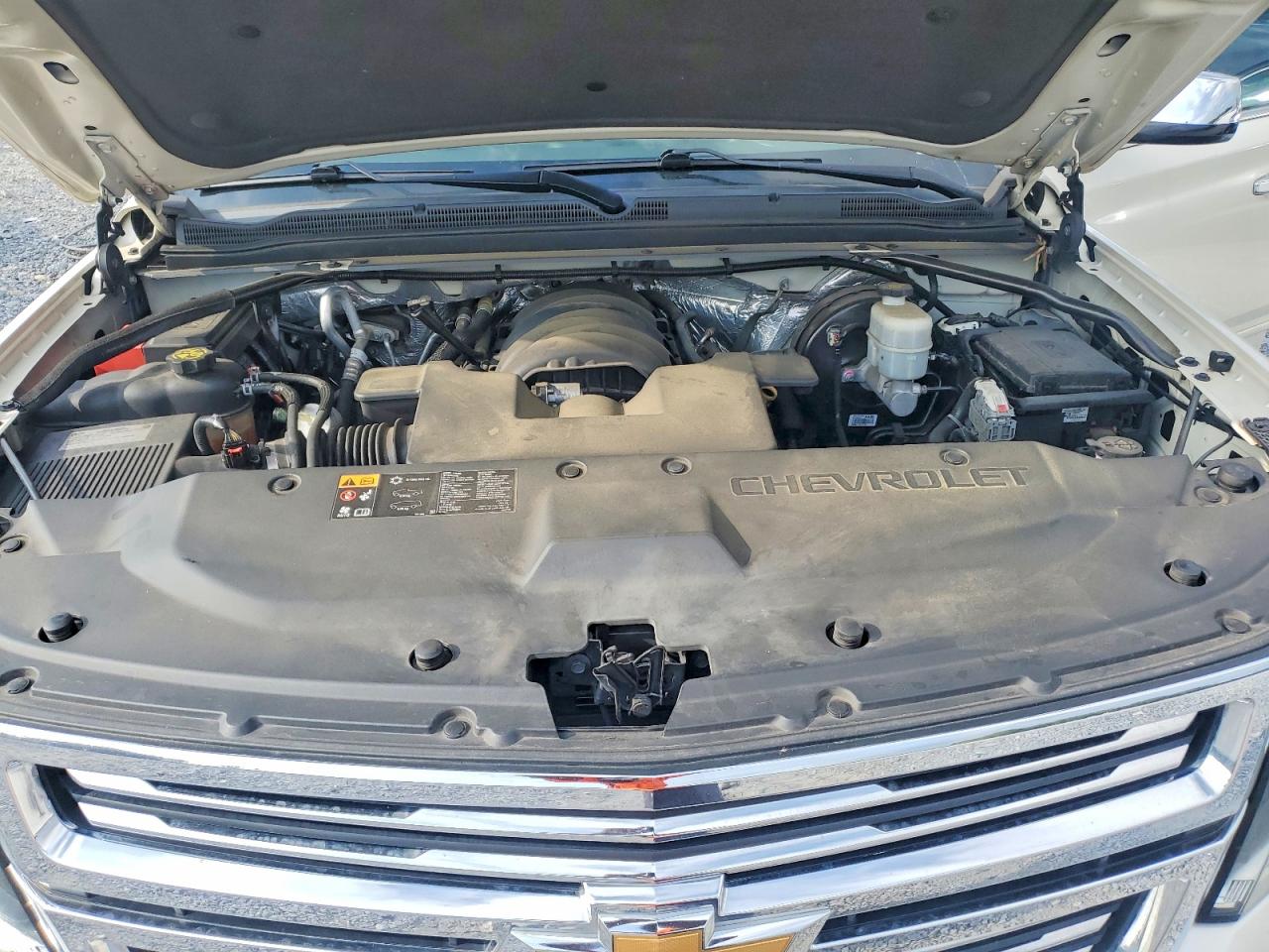2015 Chevrolet Tahoe C1500 Ltz Cream vin: 1GNSCCKC3FR672610