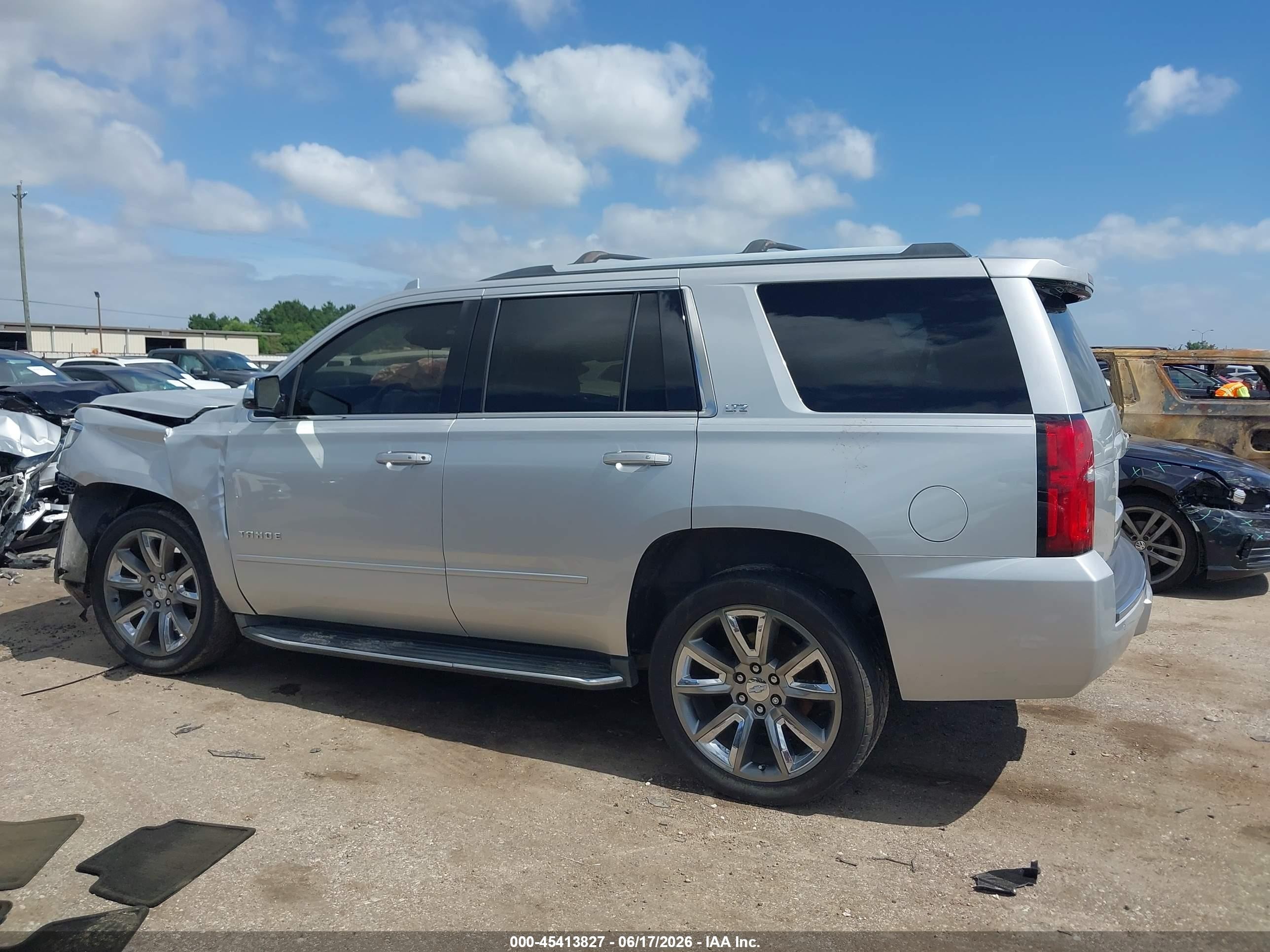 2015 Chevrolet Tahoe Ltz Silver vin: 1GNSCCKC3FR714872