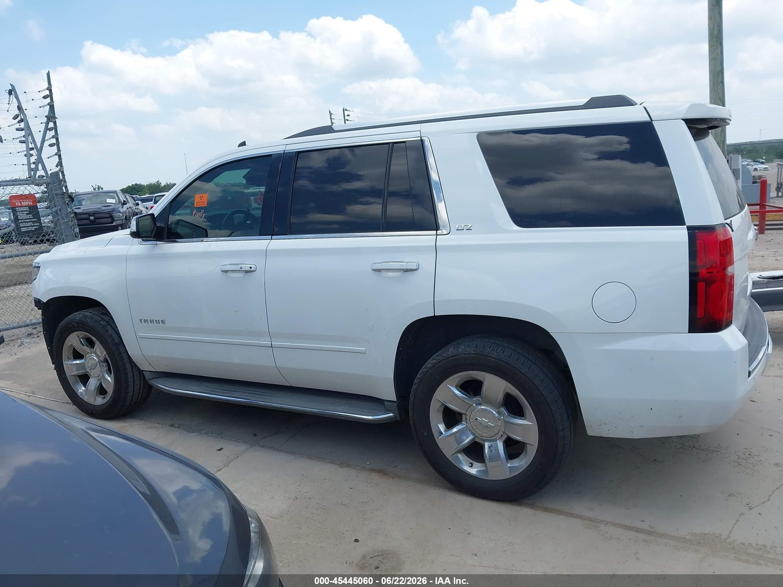 2015 Chevrolet Tahoe Ltz White vin: 1GNSCCKC4FR303299