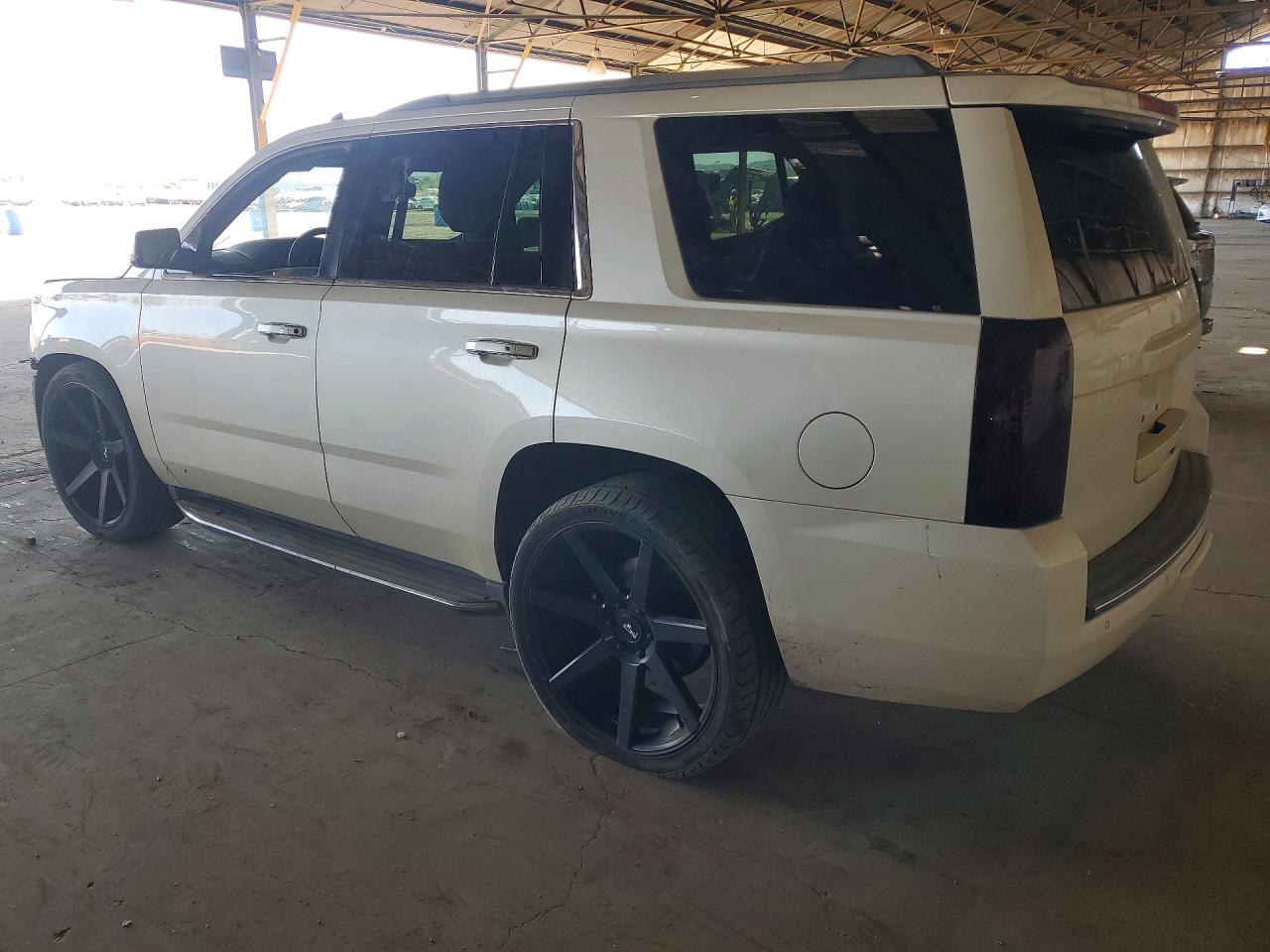 2015 Chevrolet Tahoe C1500 Ltz Белый vin: 1GNSCCKC4FR627630