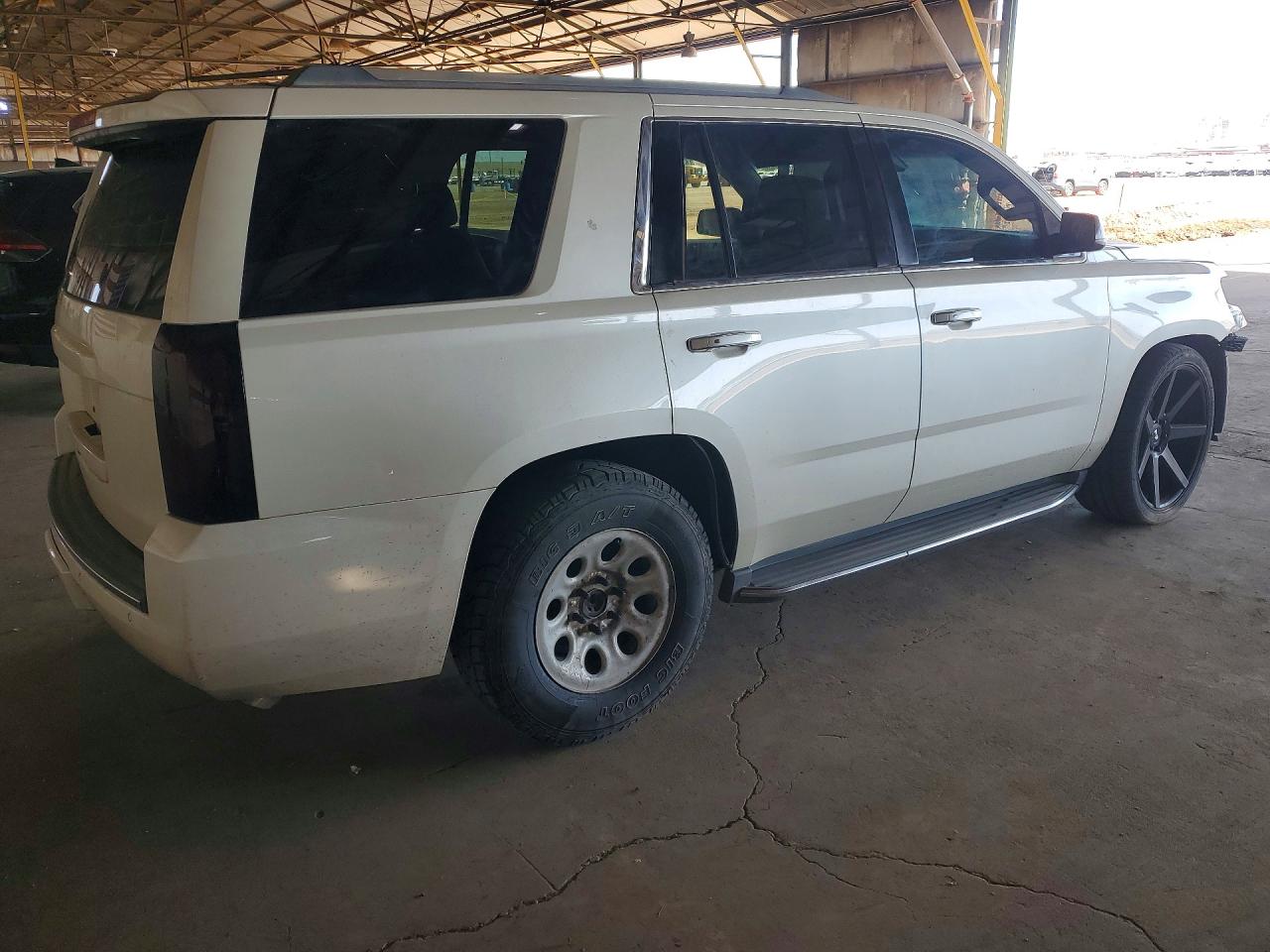 2015 Chevrolet Tahoe C1500 Ltz Белый vin: 1GNSCCKC4FR627630