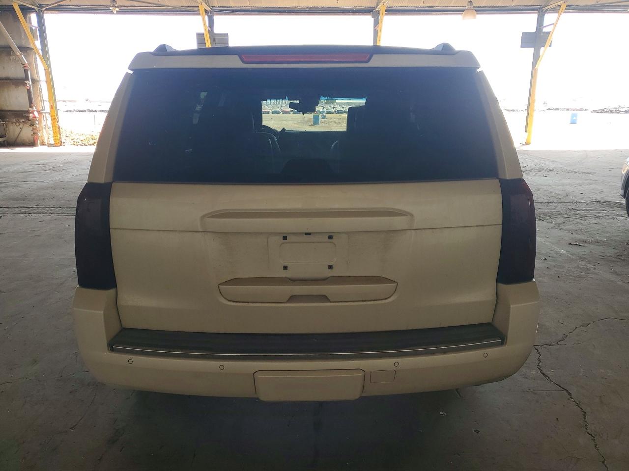 2015 Chevrolet Tahoe C1500 Ltz Белый vin: 1GNSCCKC4FR627630
