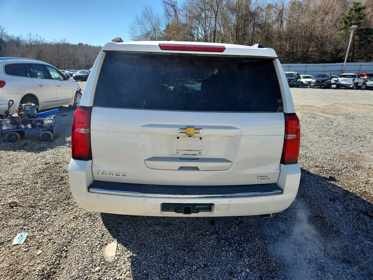 2015 Chevrolet Tahoe C1500 Ltz White vin: 1GNSCCKC5FR275691