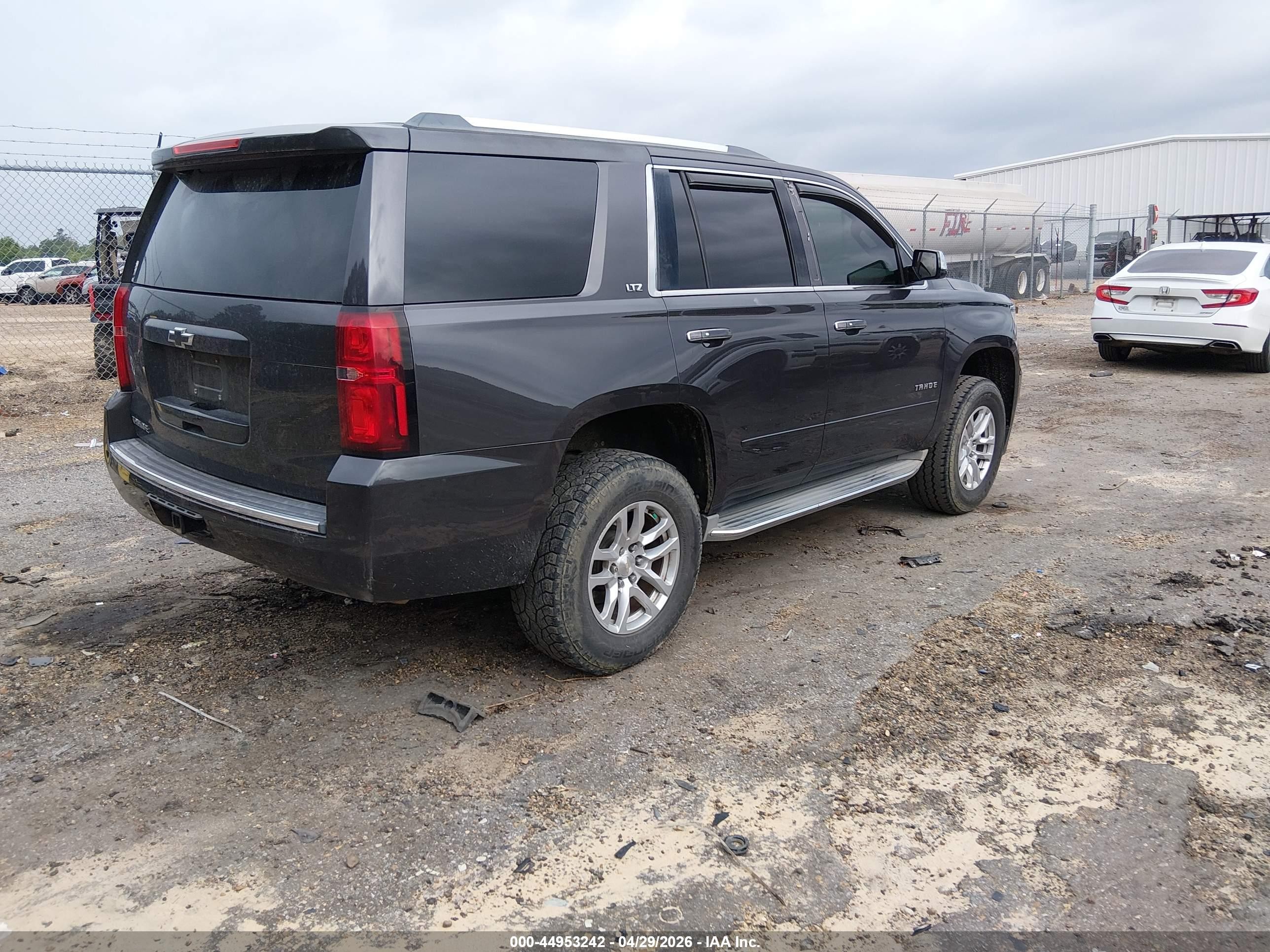 2015 Chevrolet Tahoe Ltz Gray vin: 1GNSCCKC6FR122995