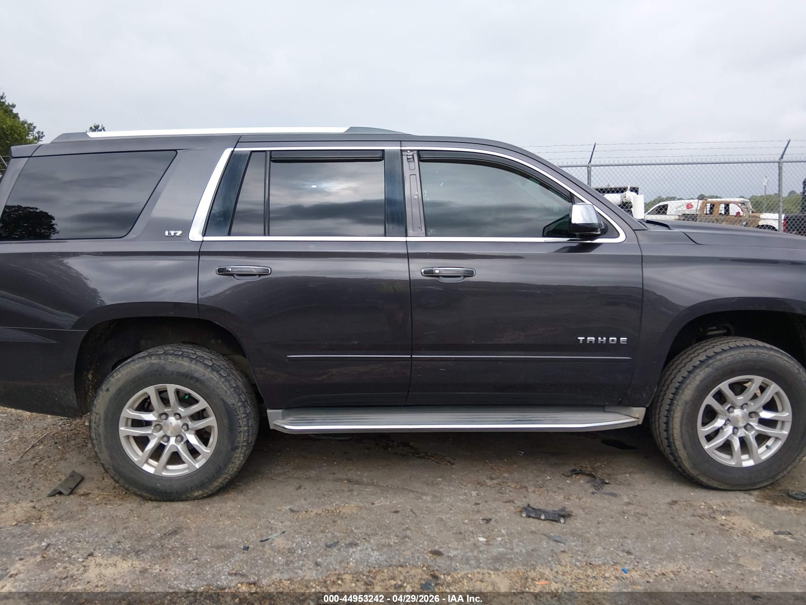 2015 Chevrolet Tahoe Ltz Gray vin: 1GNSCCKC6FR122995