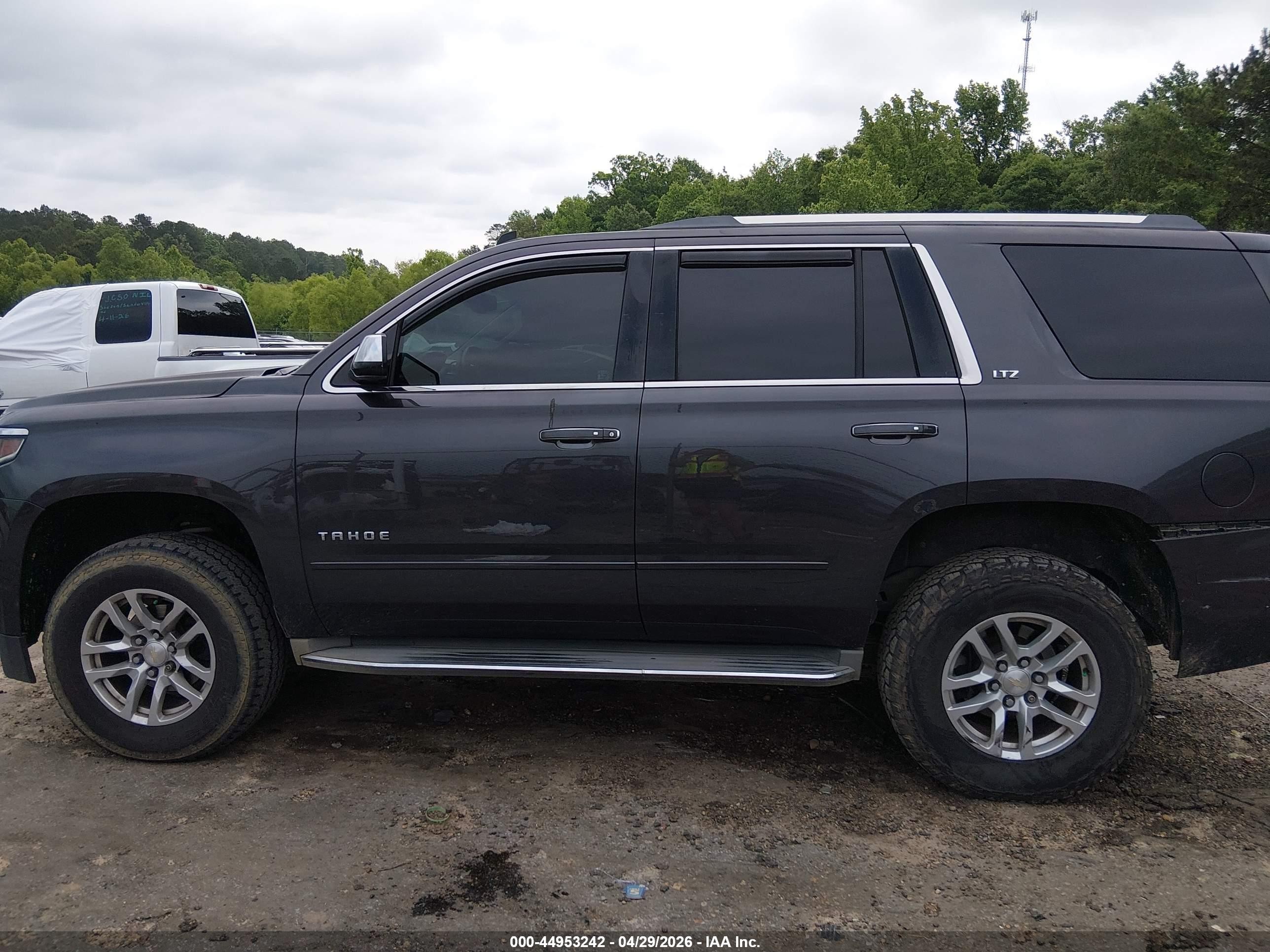 2015 Chevrolet Tahoe Ltz Gray vin: 1GNSCCKC6FR122995