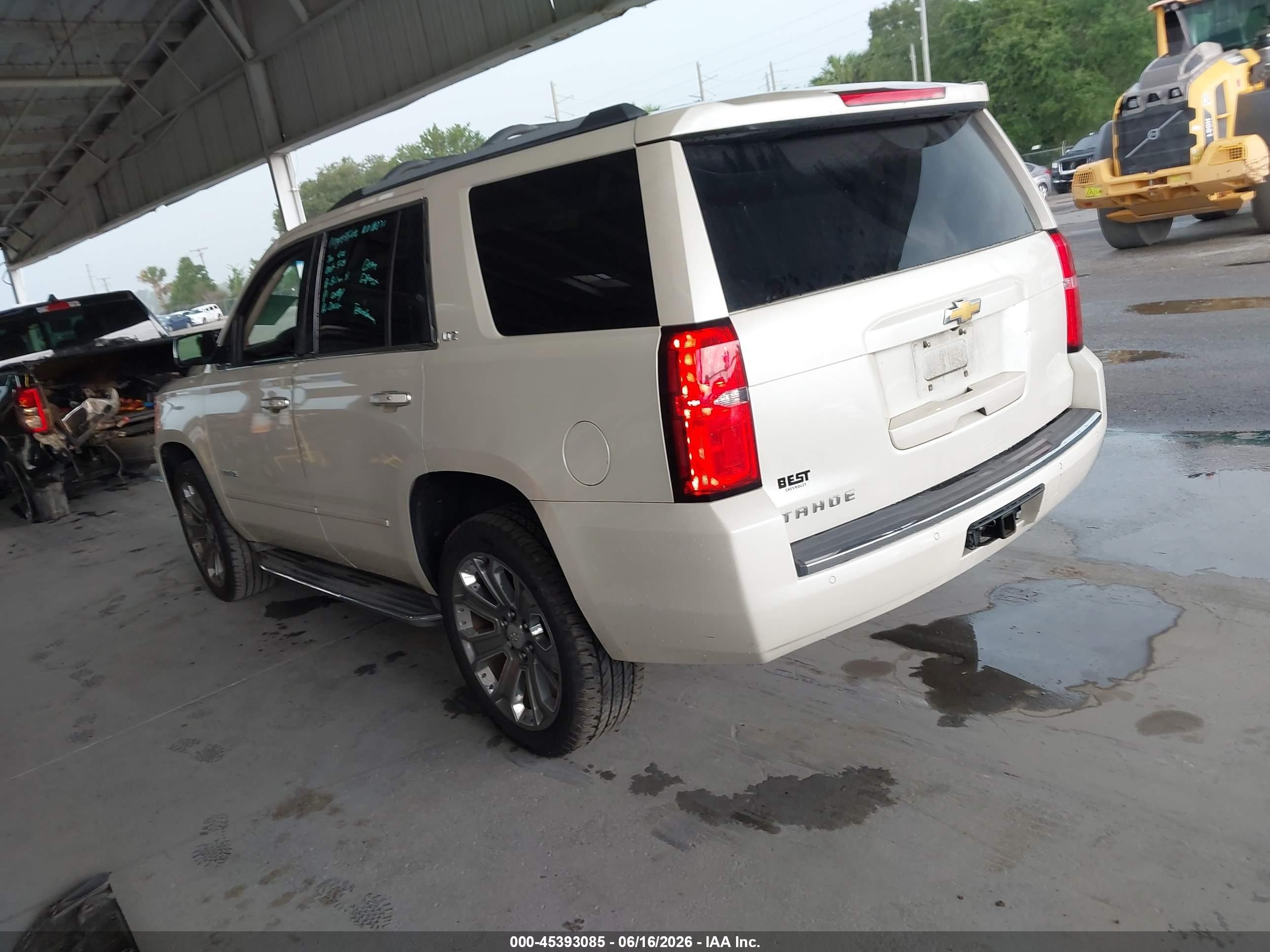 2015 Chevrolet Tahoe Ltz White vin: 1GNSCCKC6FR185191