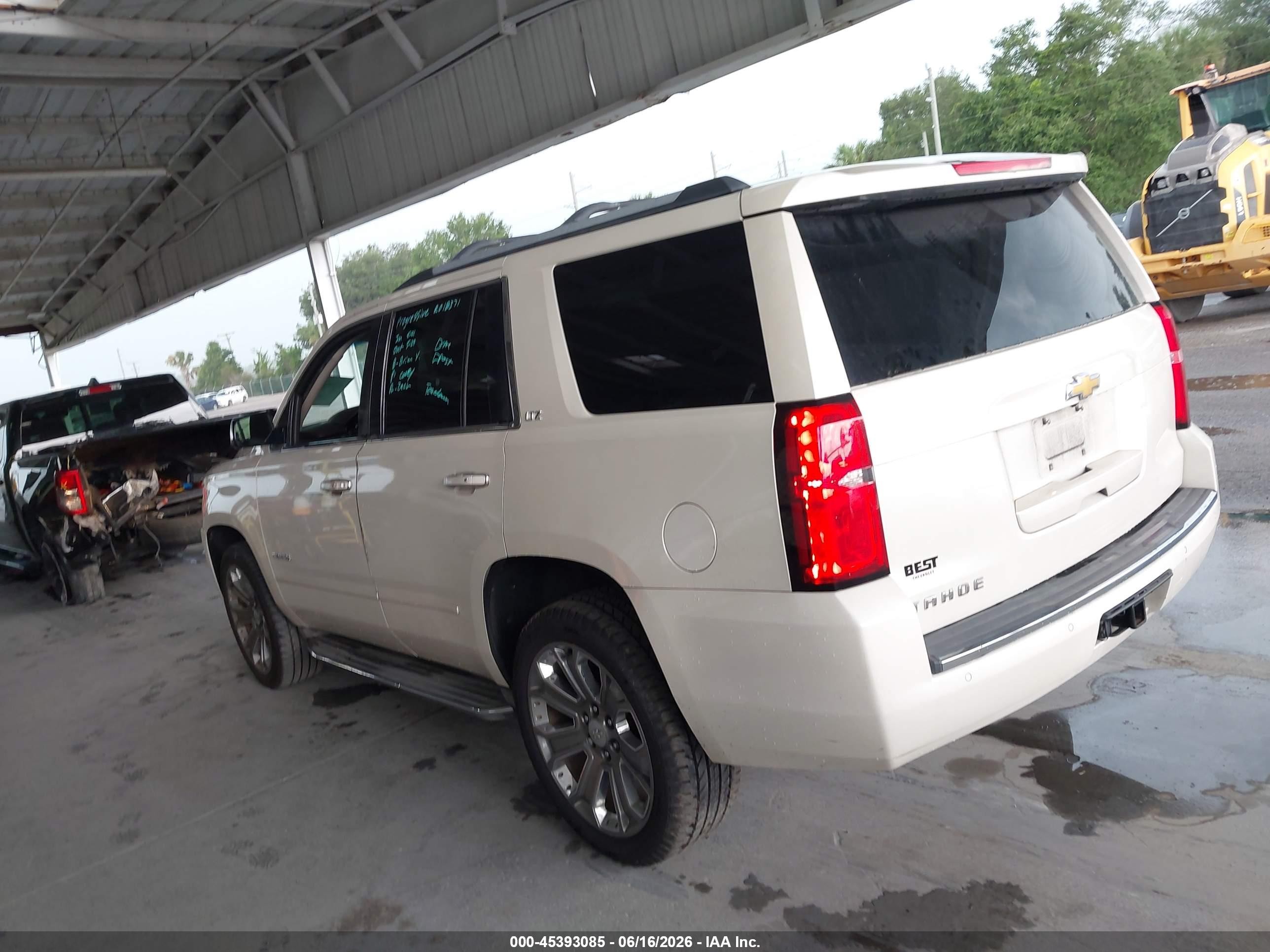 2015 Chevrolet Tahoe Ltz White vin: 1GNSCCKC6FR185191