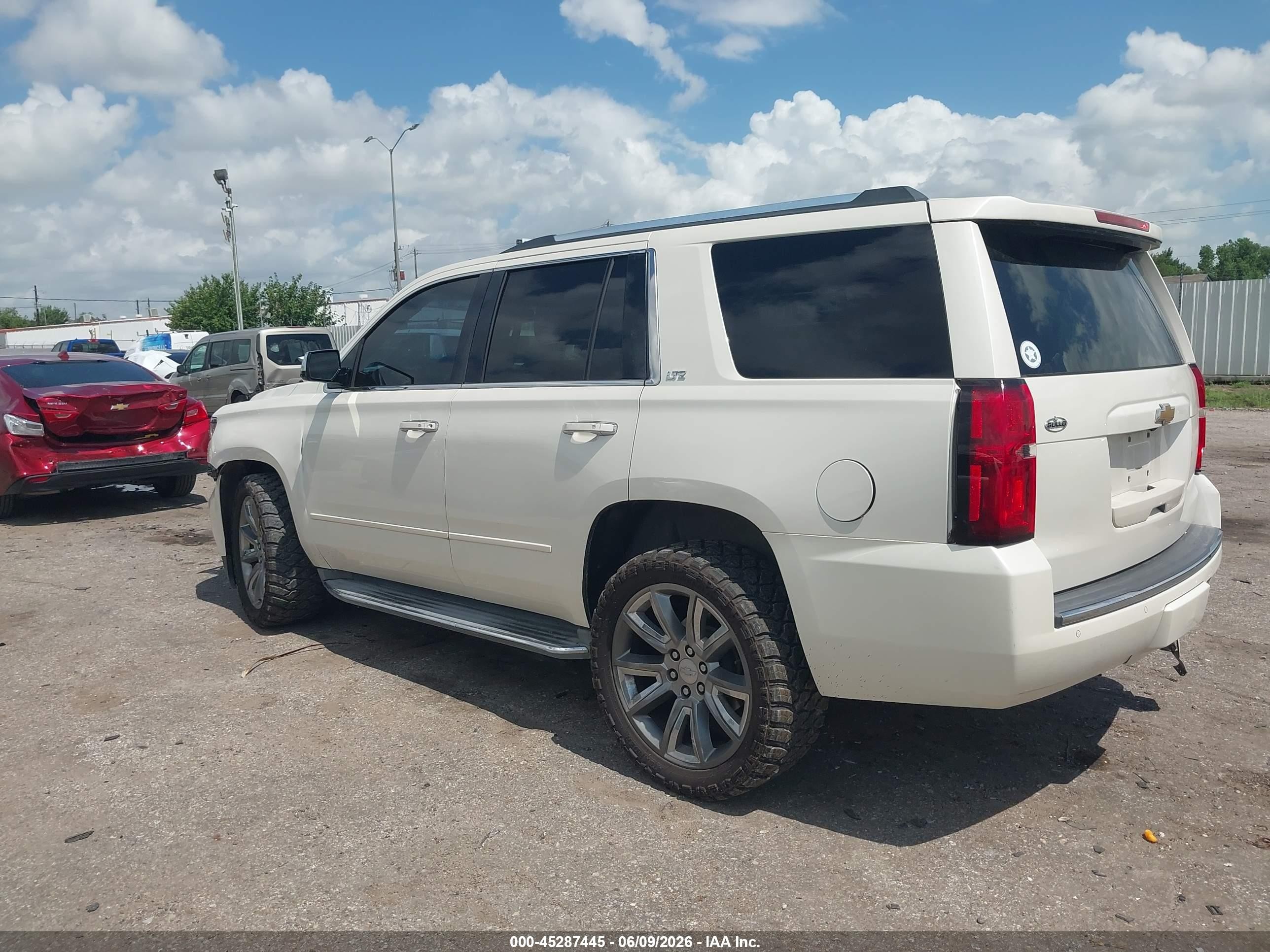 2015 Chevrolet Tahoe Ltz White vin: 1GNSCCKC6FR212700