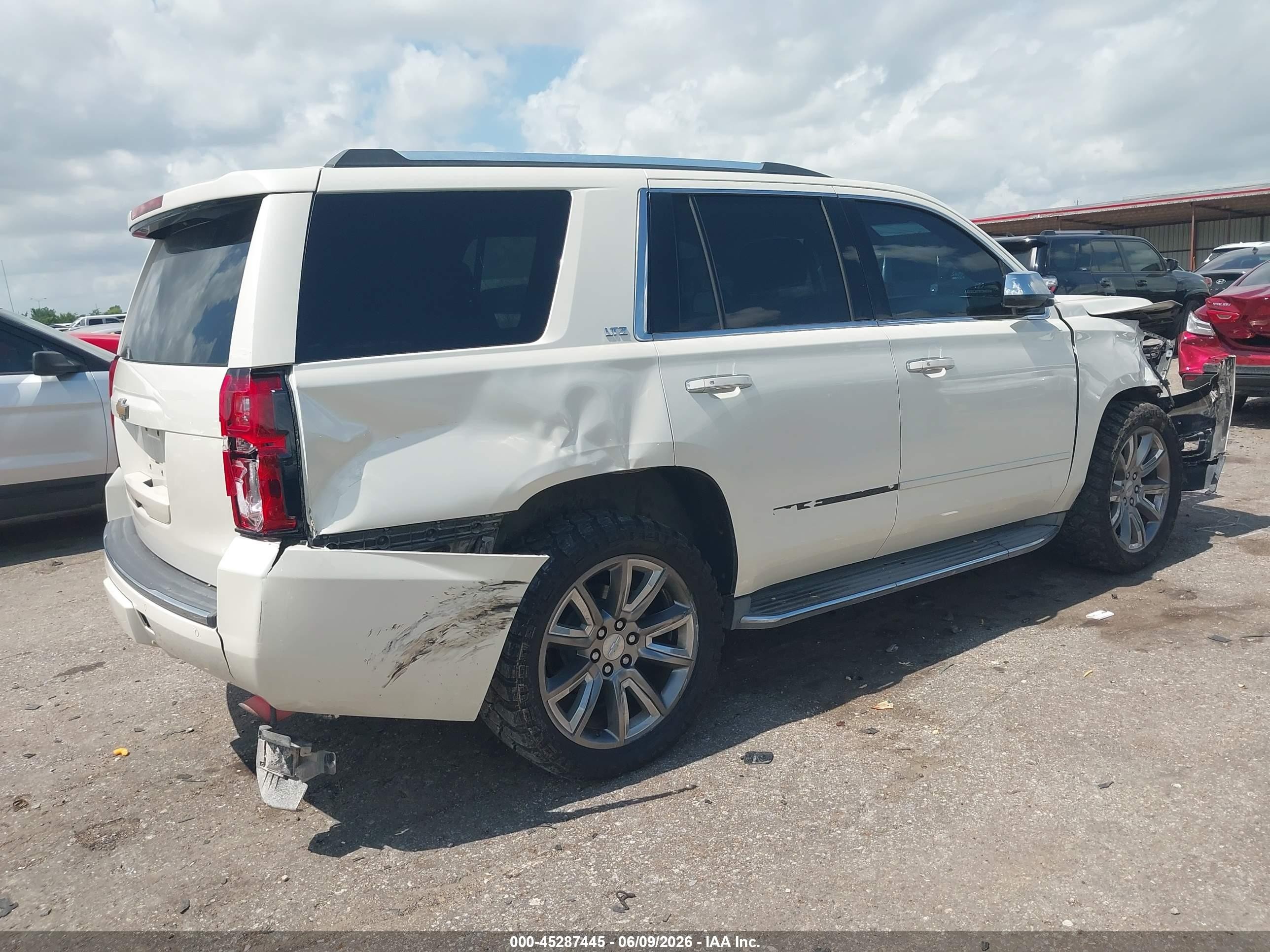 2015 Chevrolet Tahoe Ltz White vin: 1GNSCCKC6FR212700