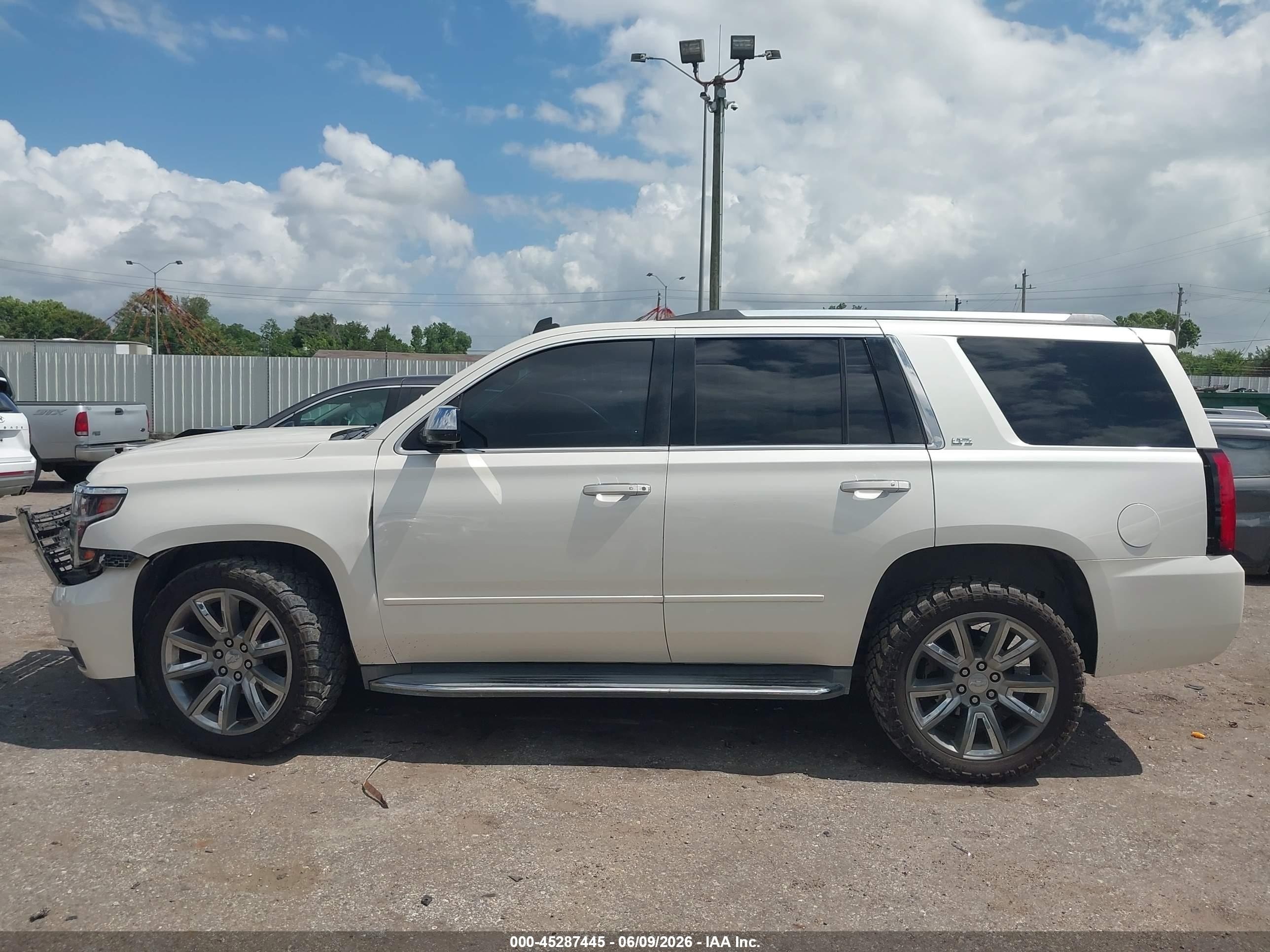 2015 Chevrolet Tahoe Ltz White vin: 1GNSCCKC6FR212700