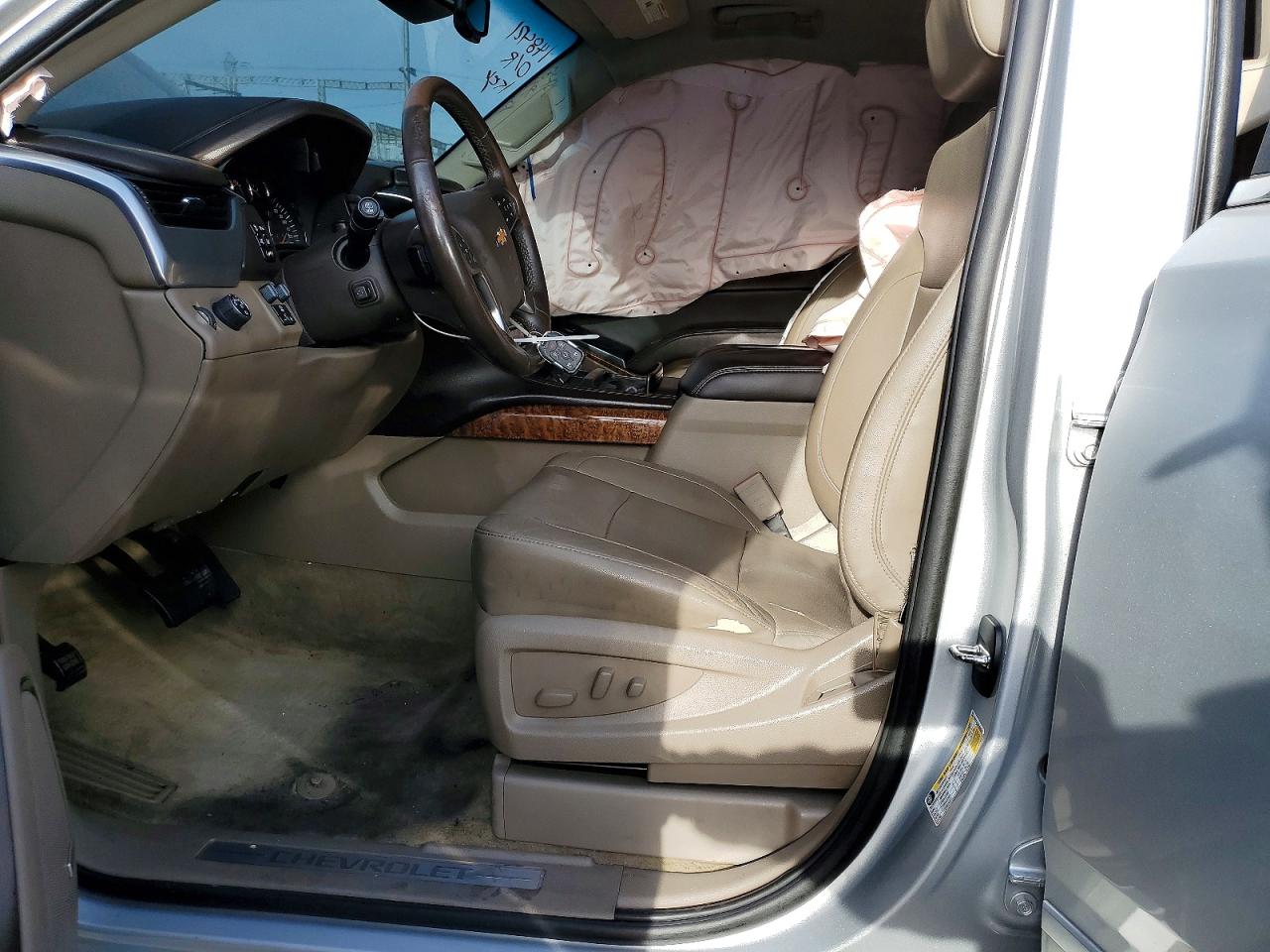 2015 Chevrolet Tahoe C1500 Ltz Silver vin: 1GNSCCKC6FR300310