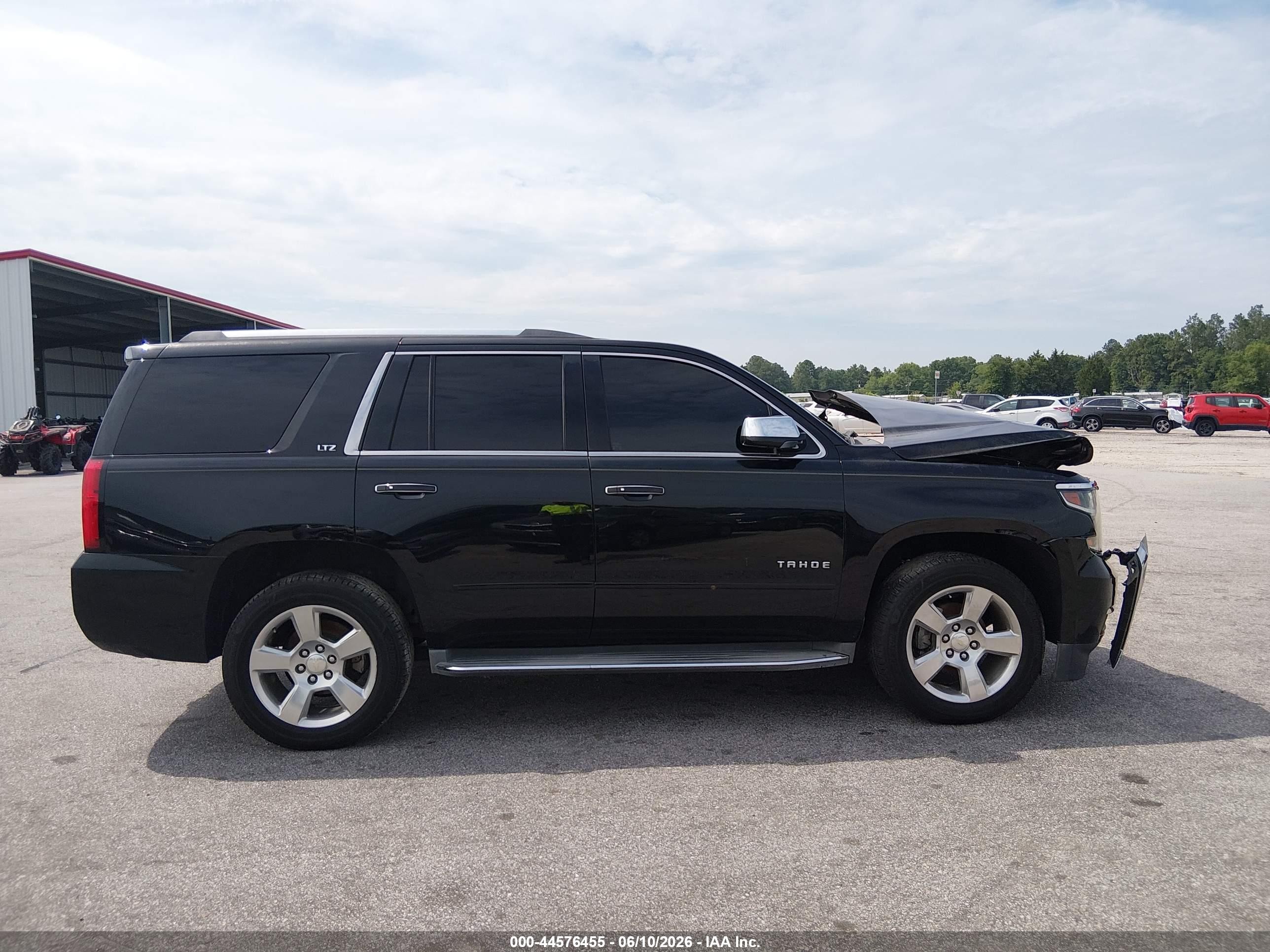2016 Chevrolet Tahoe Ltz Черный vin: 1GNSCCKC6GR229790
