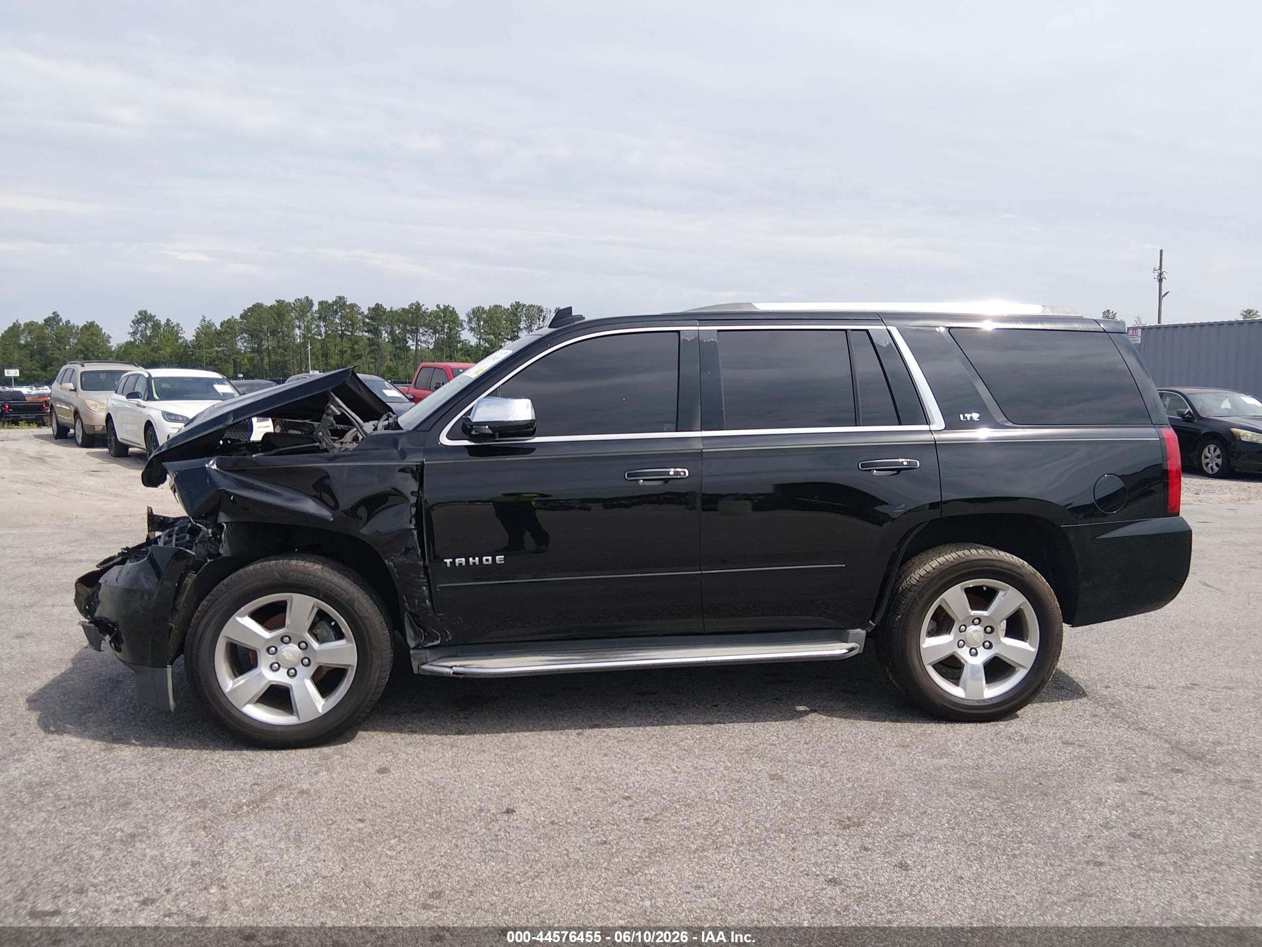 2016 Chevrolet Tahoe Ltz Черный vin: 1GNSCCKC6GR229790