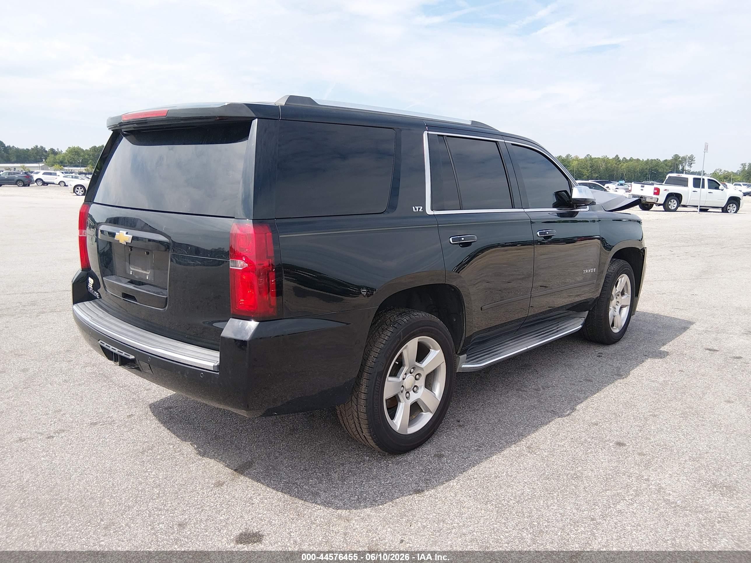 2016 Chevrolet Tahoe Ltz Черный vin: 1GNSCCKC6GR229790