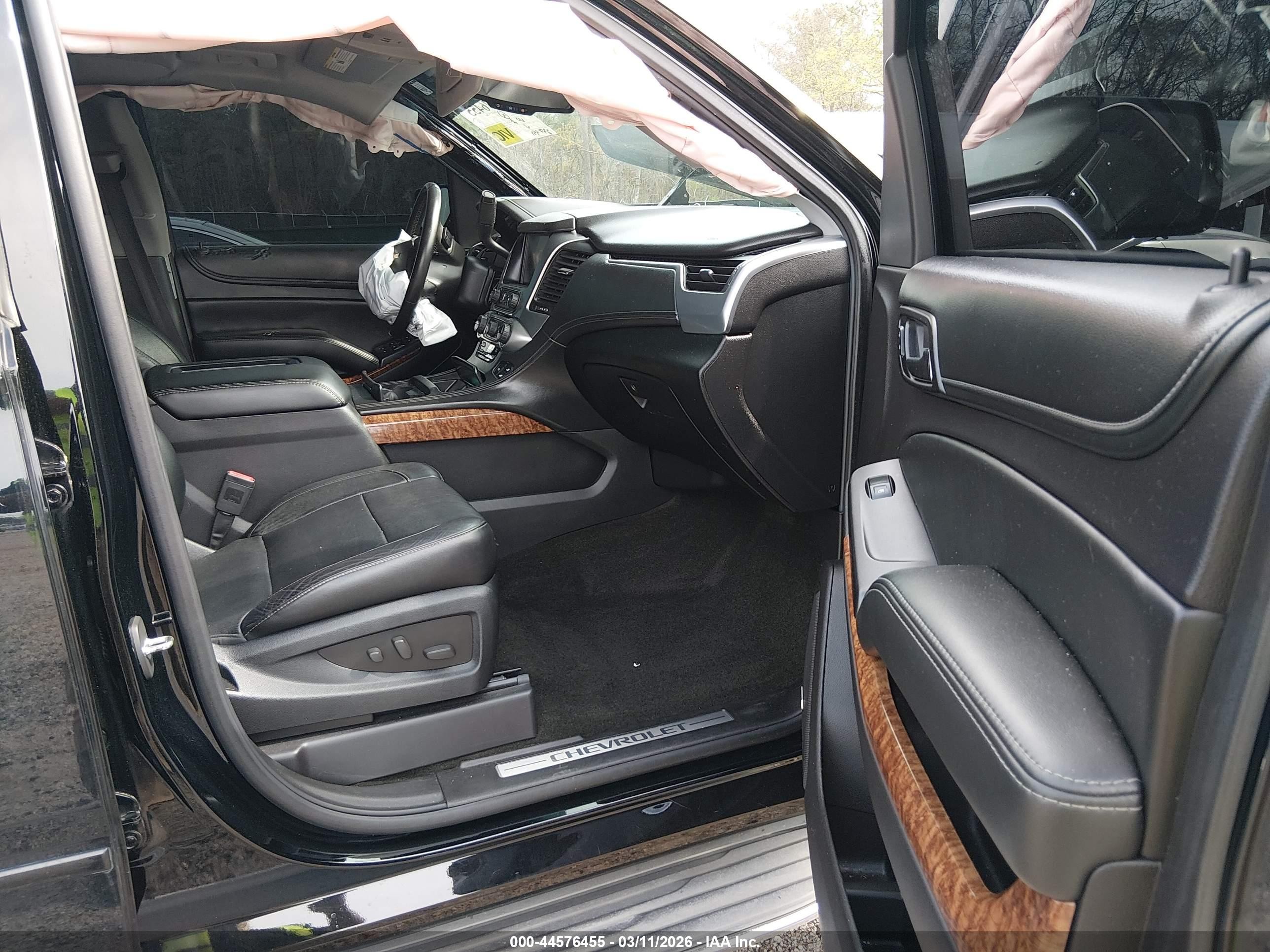 2016 Chevrolet Tahoe Ltz Черный vin: 1GNSCCKC6GR229790