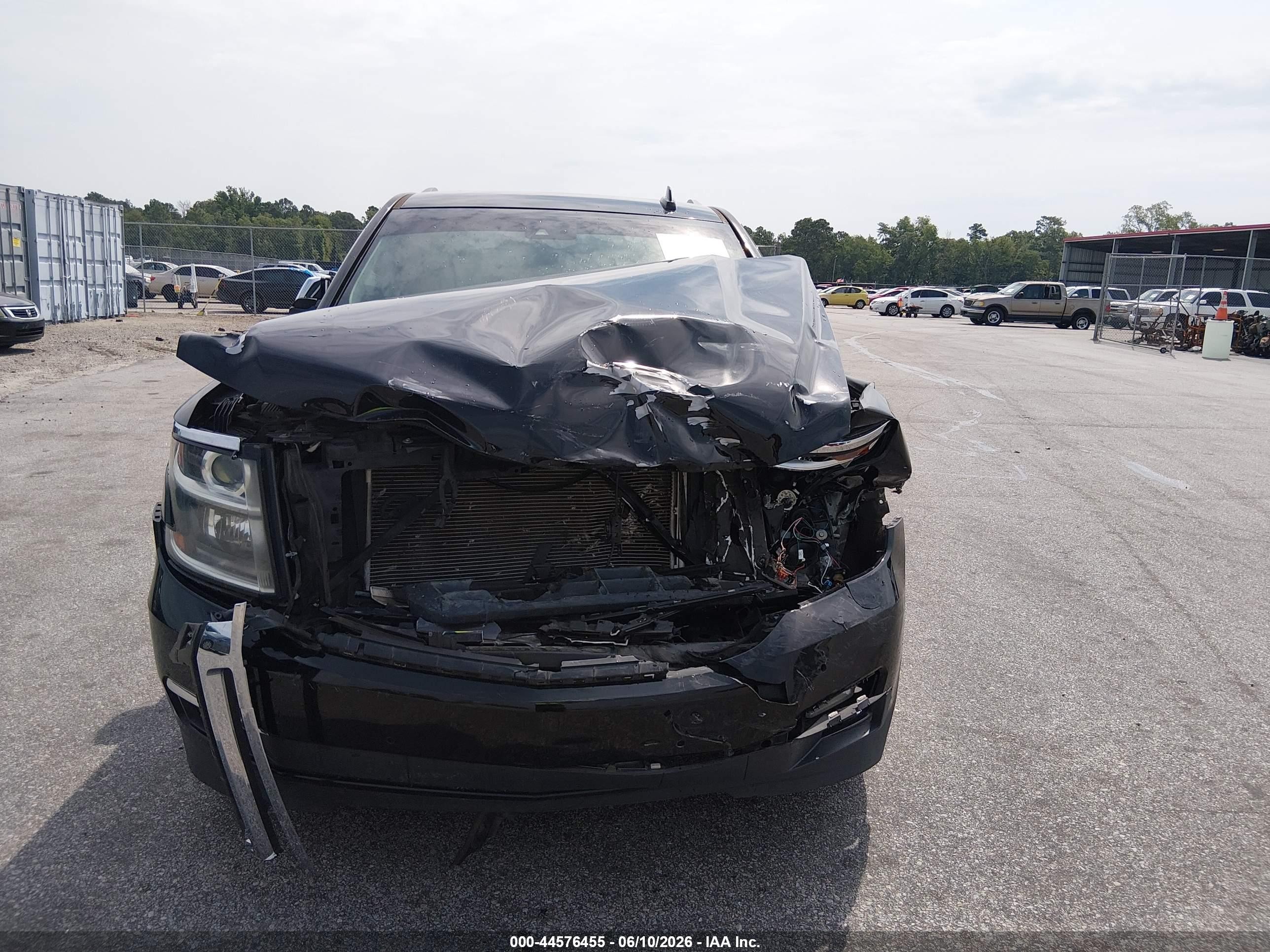 2016 Chevrolet Tahoe Ltz Черный vin: 1GNSCCKC6GR229790