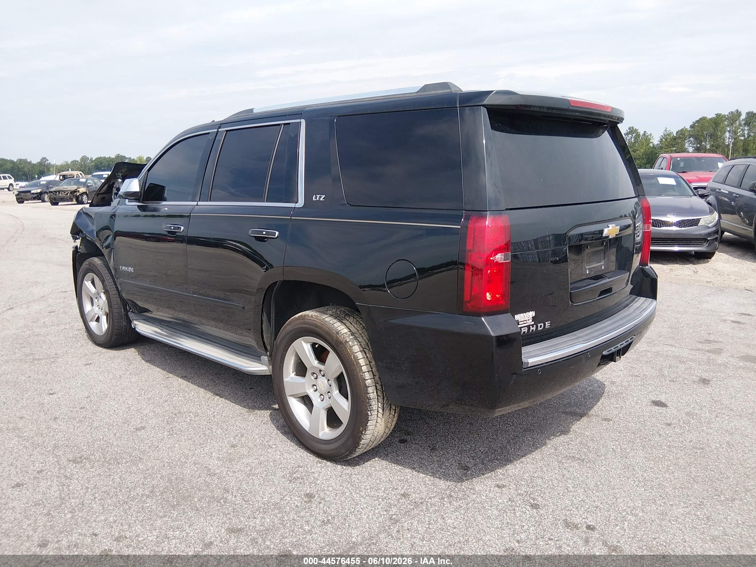 2016 Chevrolet Tahoe Ltz Черный vin: 1GNSCCKC6GR229790