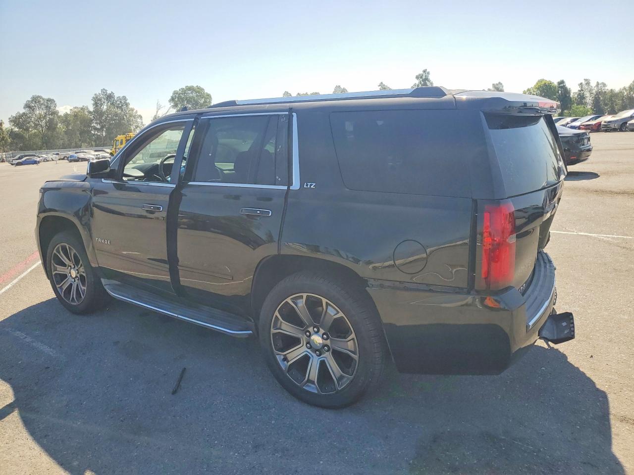 2015 Chevrolet Tahoe C1500 Ltz Black vin: 1GNSCCKC7FR575281