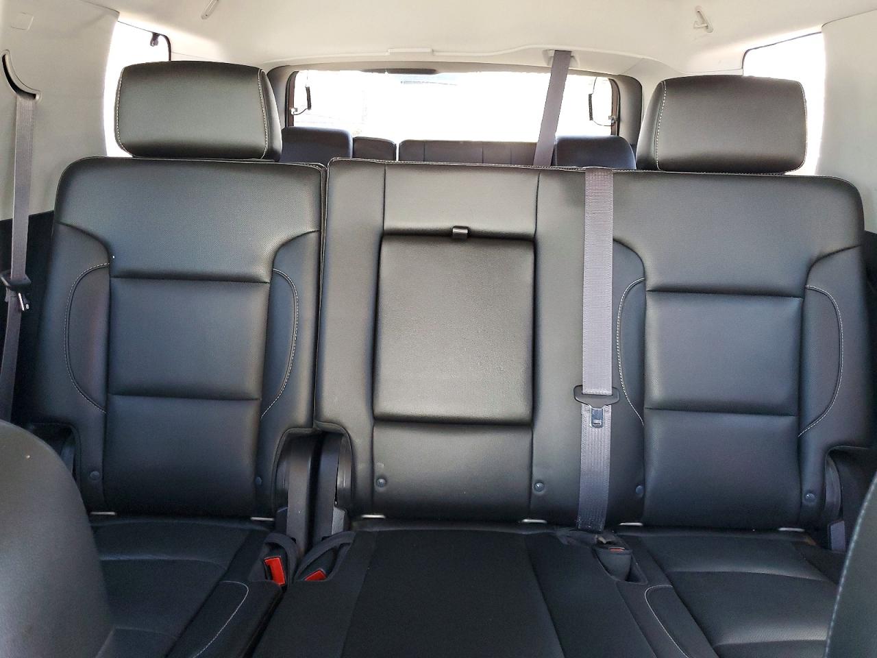 2015 Chevrolet Tahoe C1500 Ltz White vin: 1GNSCCKC8FR185564