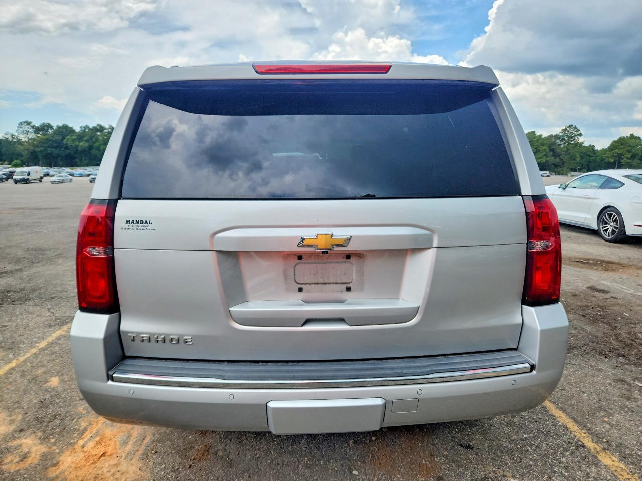 2015 Chevrolet Tahoe C1500 Ltz Silver vin: 1GNSCCKC8FR525134
