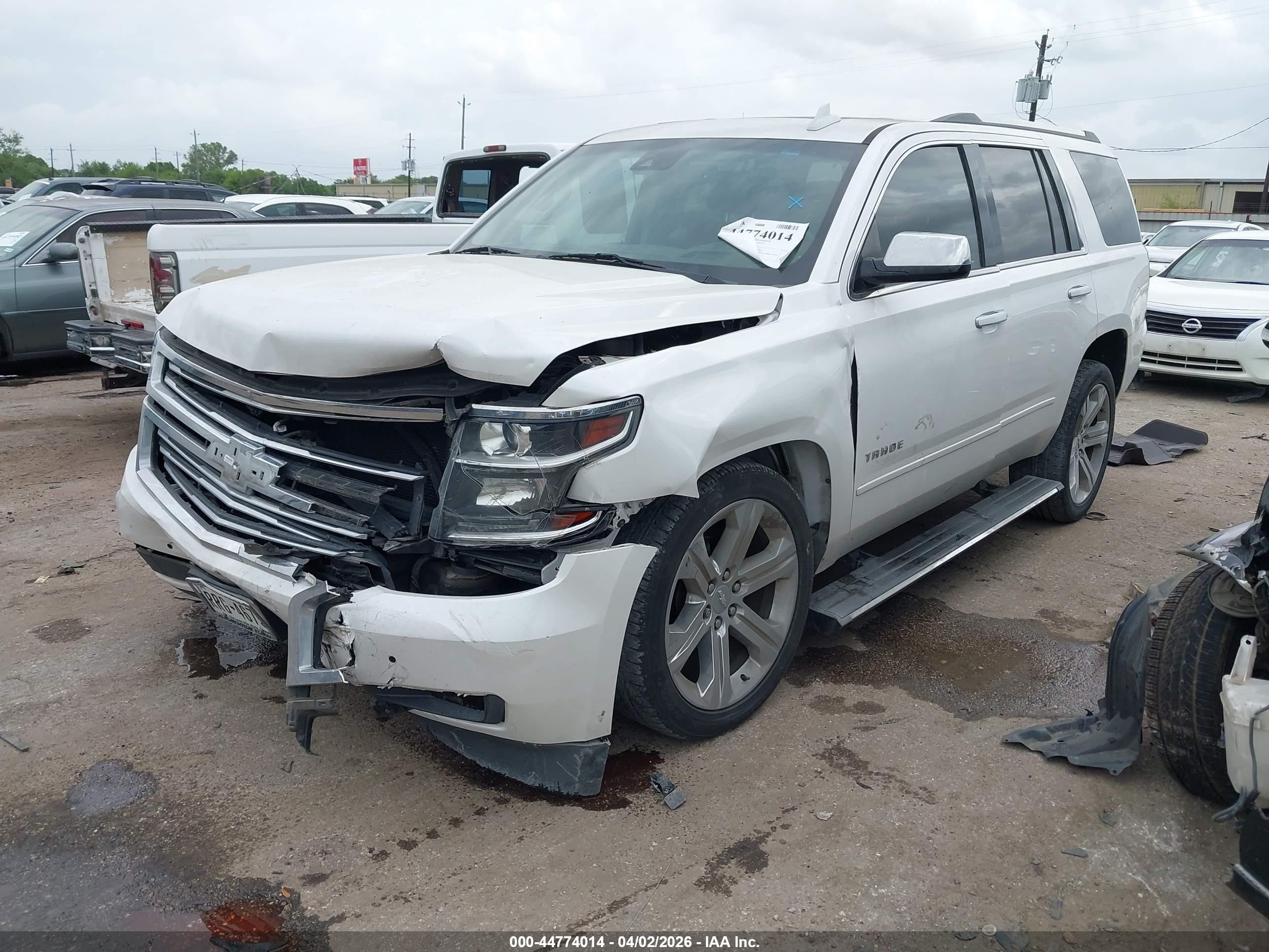 2018 Chevrolet Tahoe Premier White vin: 1GNSCCKC8JR296141