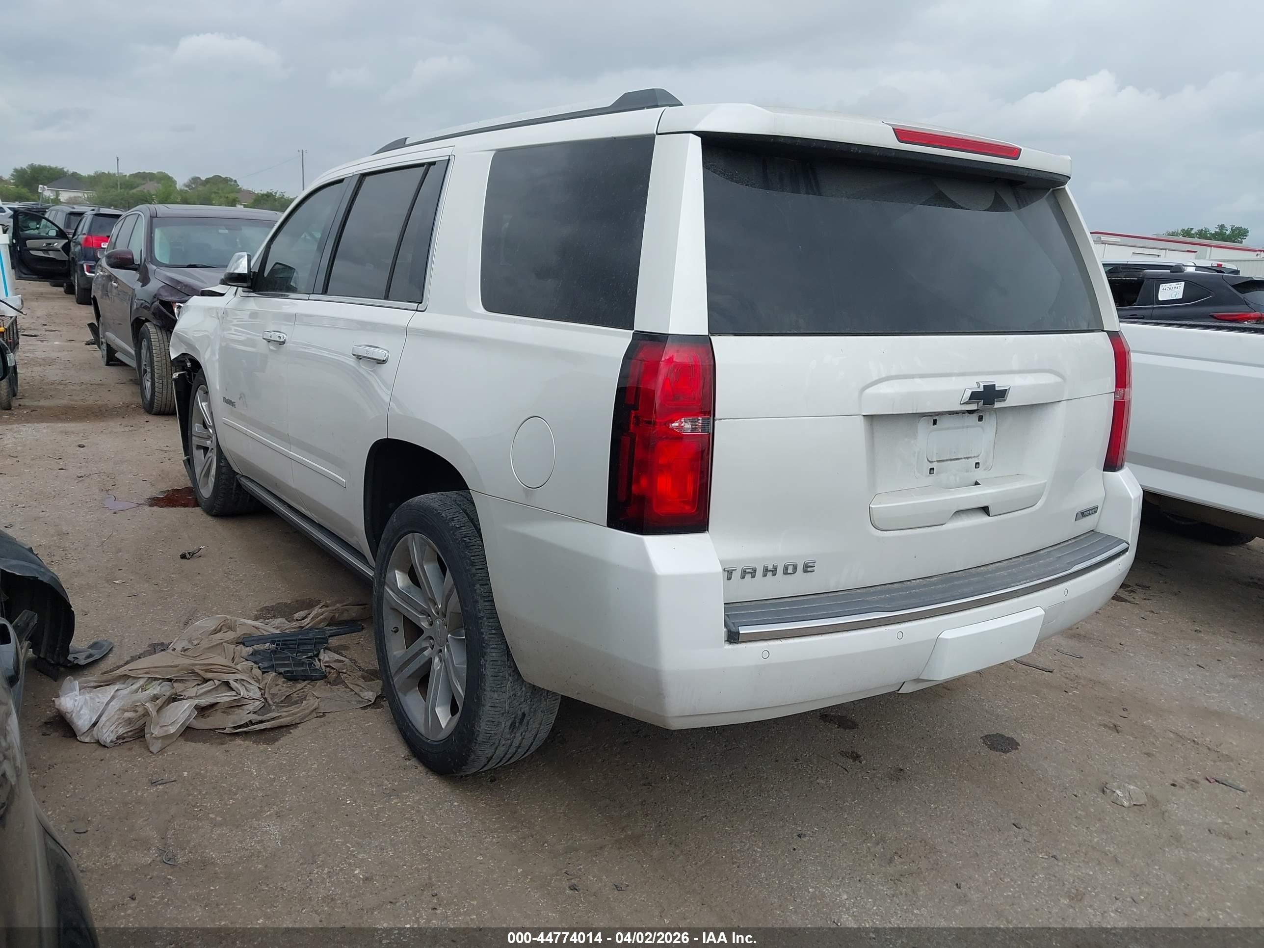 2018 Chevrolet Tahoe Premier White vin: 1GNSCCKC8JR296141
