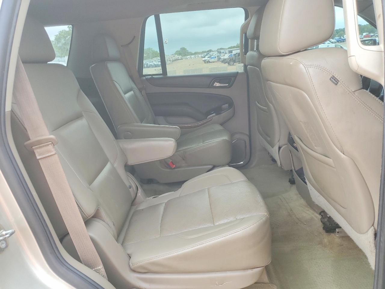 2015 Chevrolet Tahoe C1500 Ltz Tan vin: 1GNSCCKC9FR183970