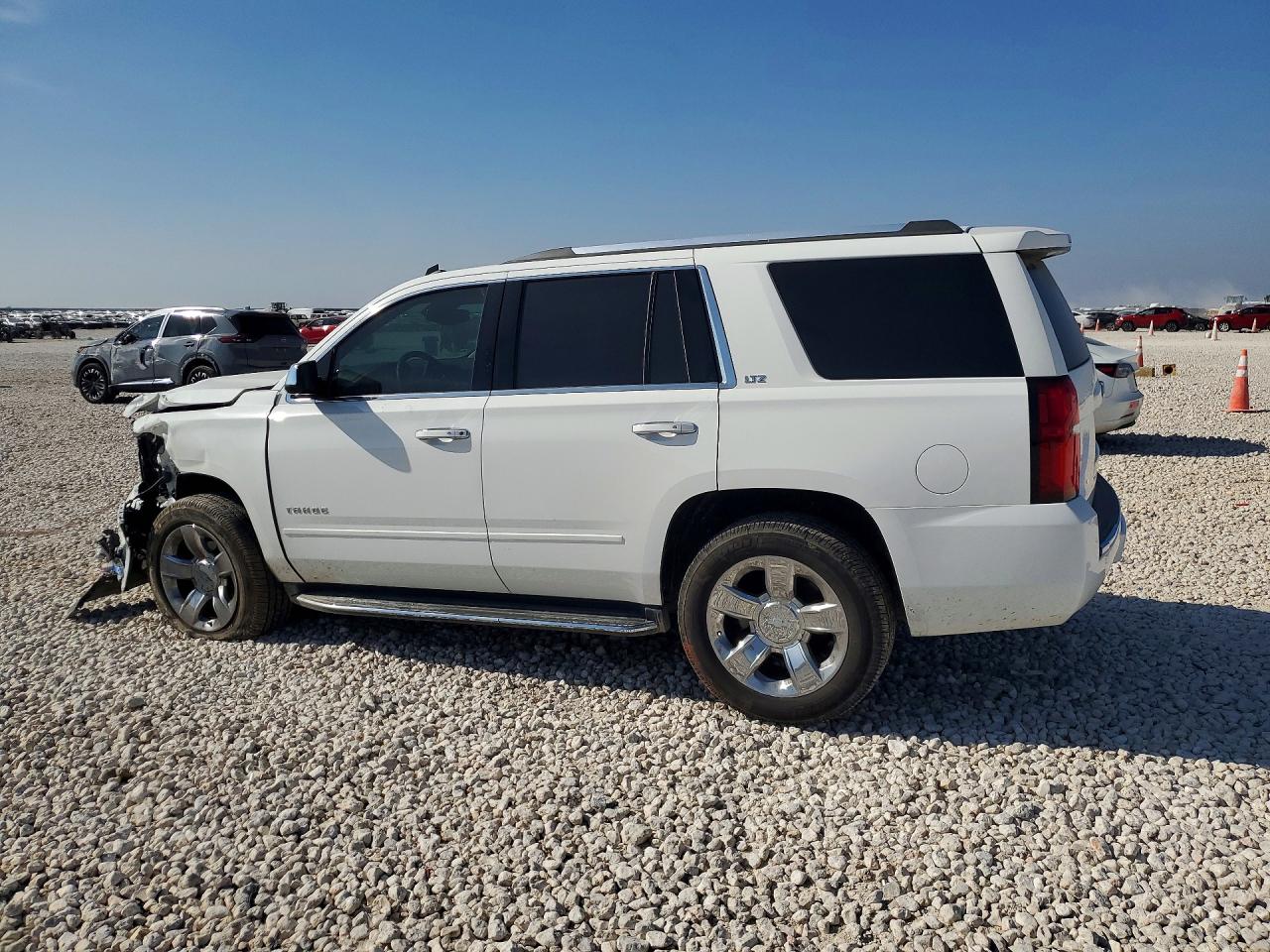 2015 Chevrolet Tahoe C1500 Ltz Белый vin: 1GNSCCKC9FR217874