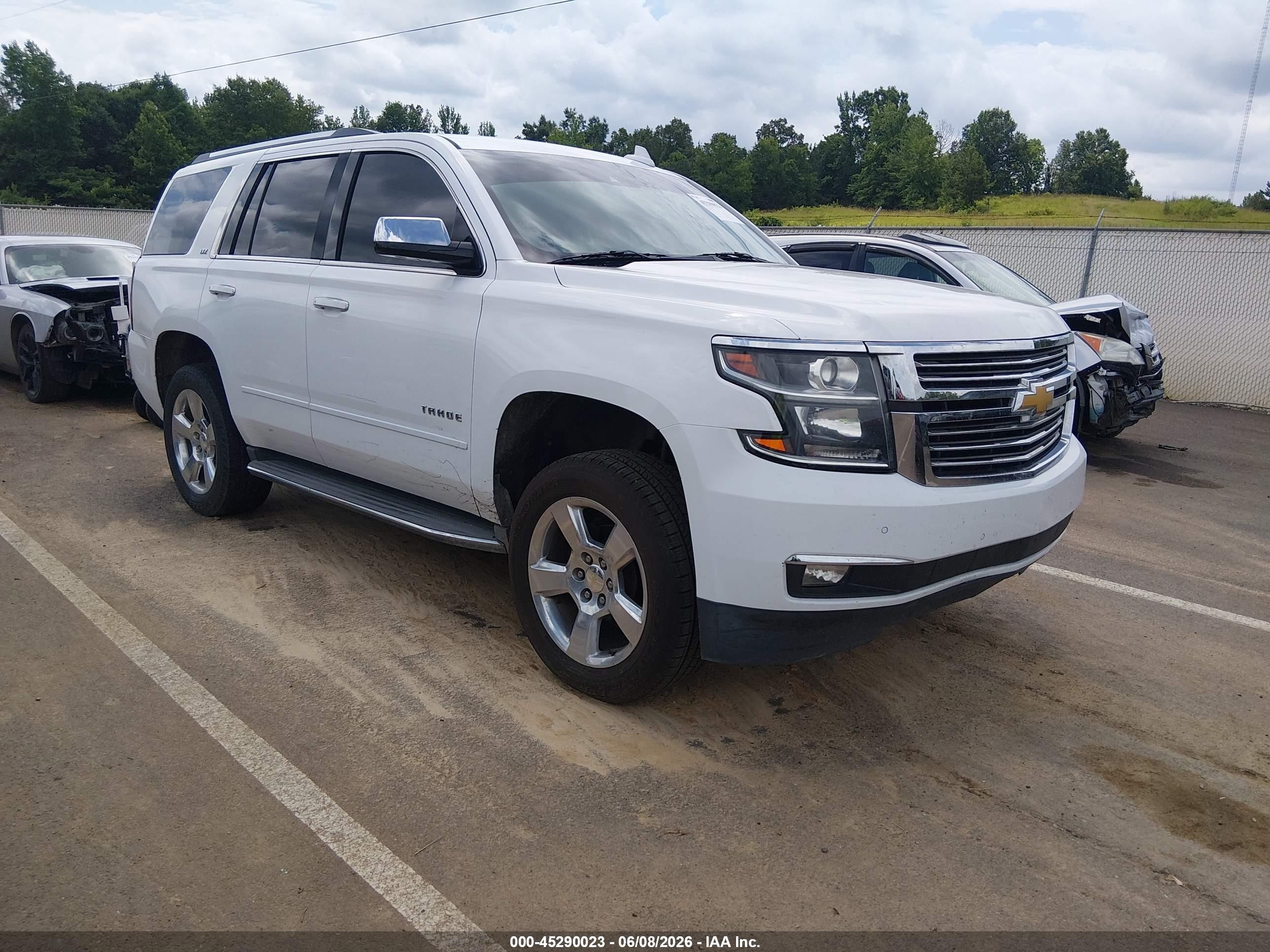 2015 Chevrolet Tahoe Ltz White vin: 1GNSCCKCXFR511347