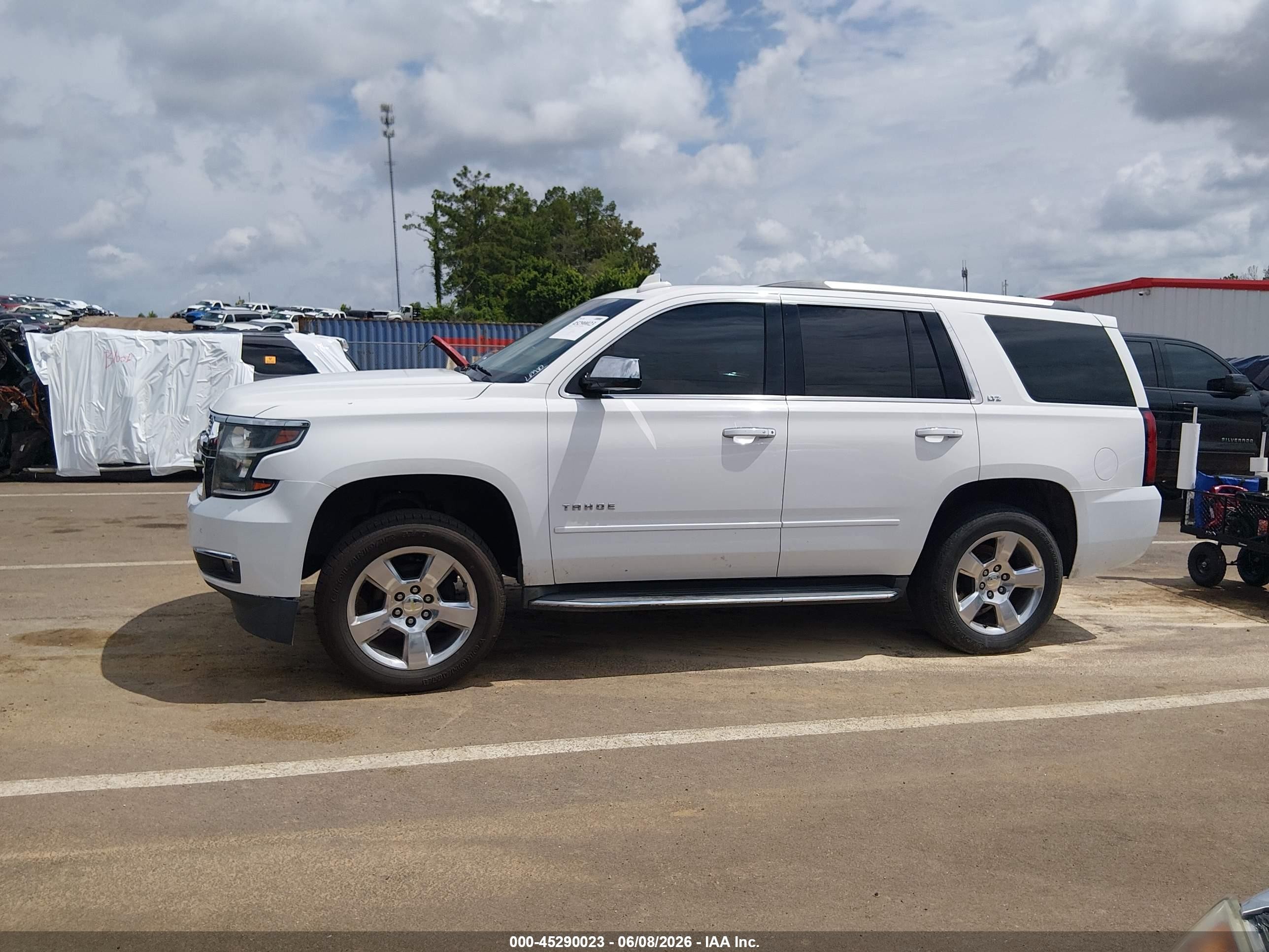 2015 Chevrolet Tahoe Ltz White vin: 1GNSCCKCXFR511347