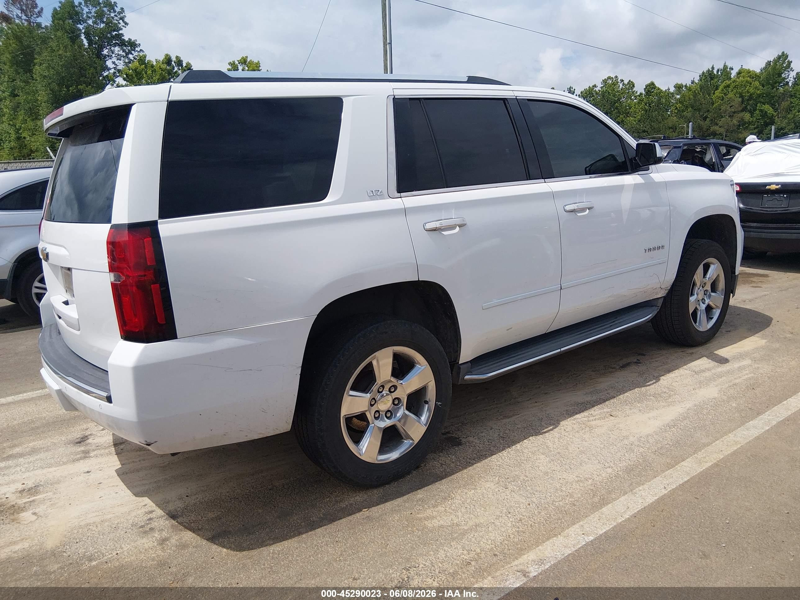 2015 Chevrolet Tahoe Ltz White vin: 1GNSCCKCXFR511347