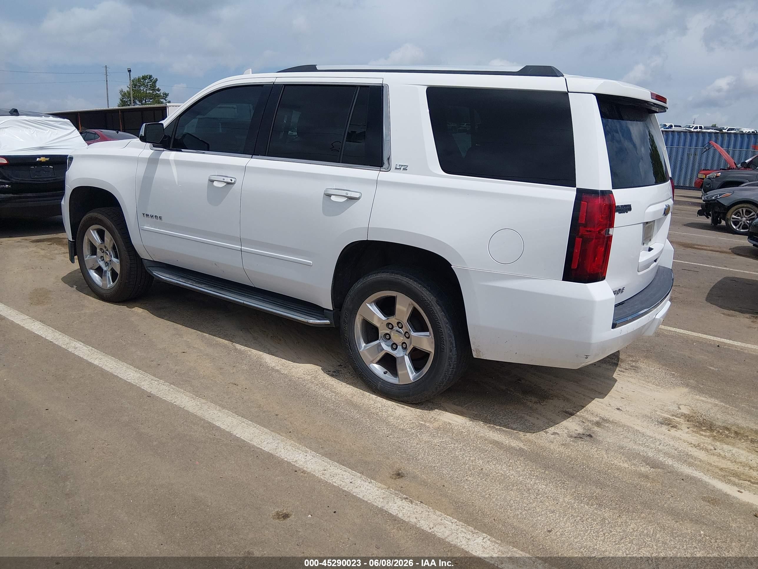 2015 Chevrolet Tahoe Ltz White vin: 1GNSCCKCXFR511347