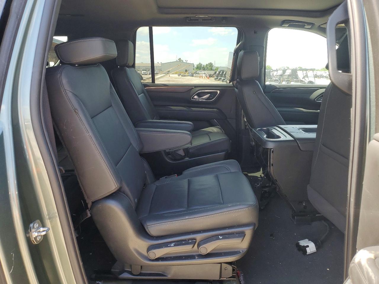 2024 Chevrolet Suburban C1500 Lt Серый vin: 1GNSCCKD5RR316642
