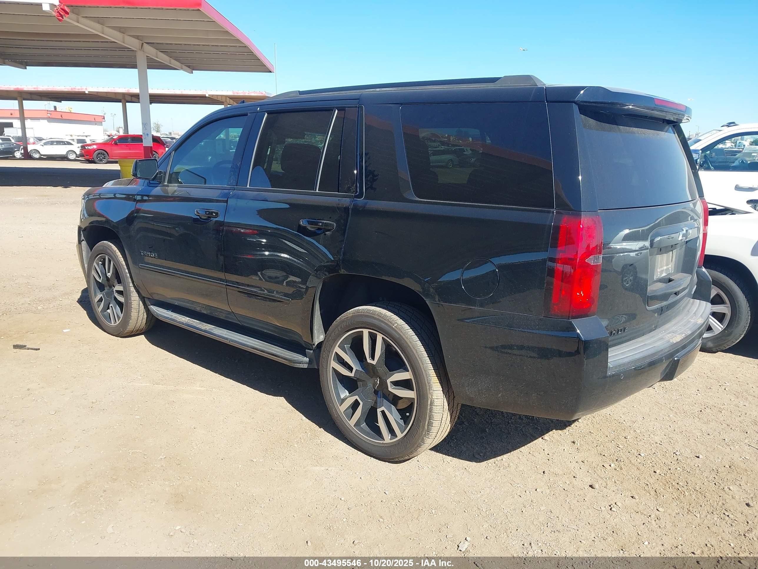 2018 Chevrolet Tahoe Premier Черный vin: 1GNSCCKJ5JR296869