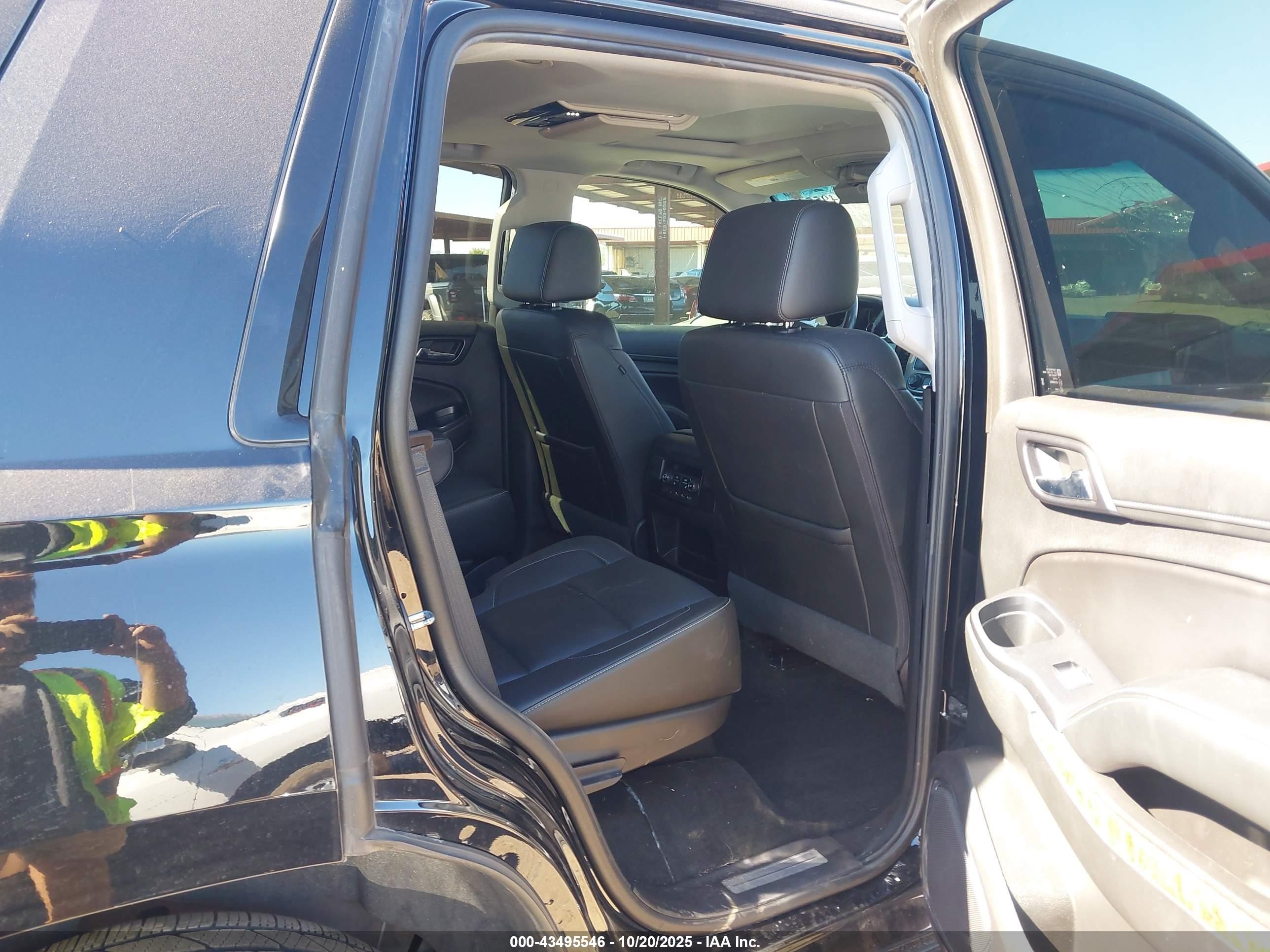 2018 Chevrolet Tahoe Premier Черный vin: 1GNSCCKJ5JR296869