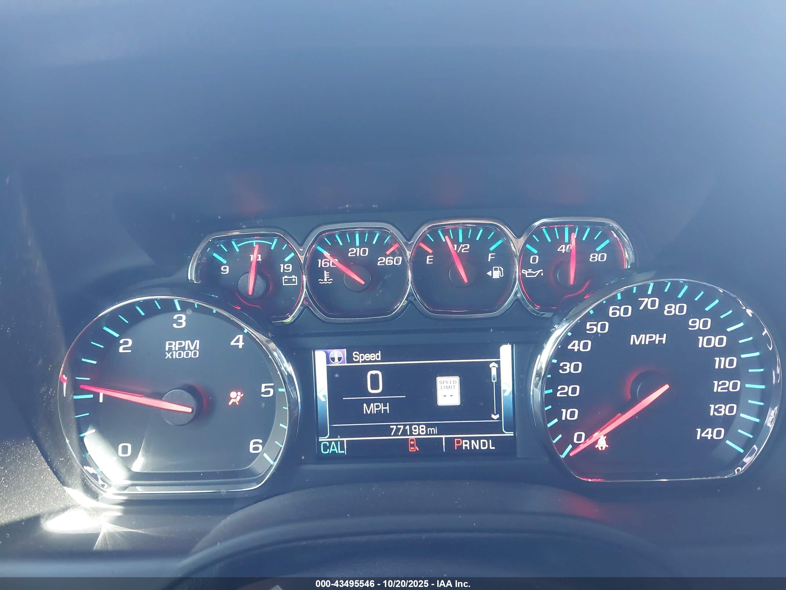 2018 Chevrolet Tahoe Premier Черный vin: 1GNSCCKJ5JR296869