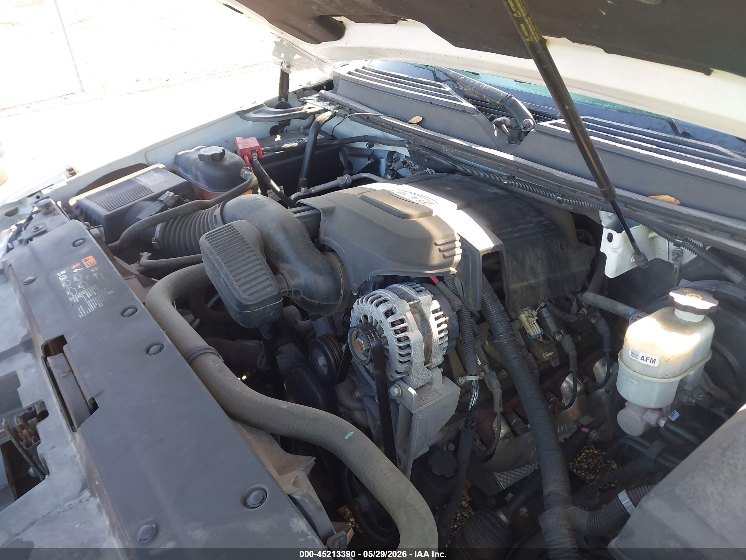 2014 Chevrolet Suburban 1500 Ls White vin: 1GNSCHE03ER176641