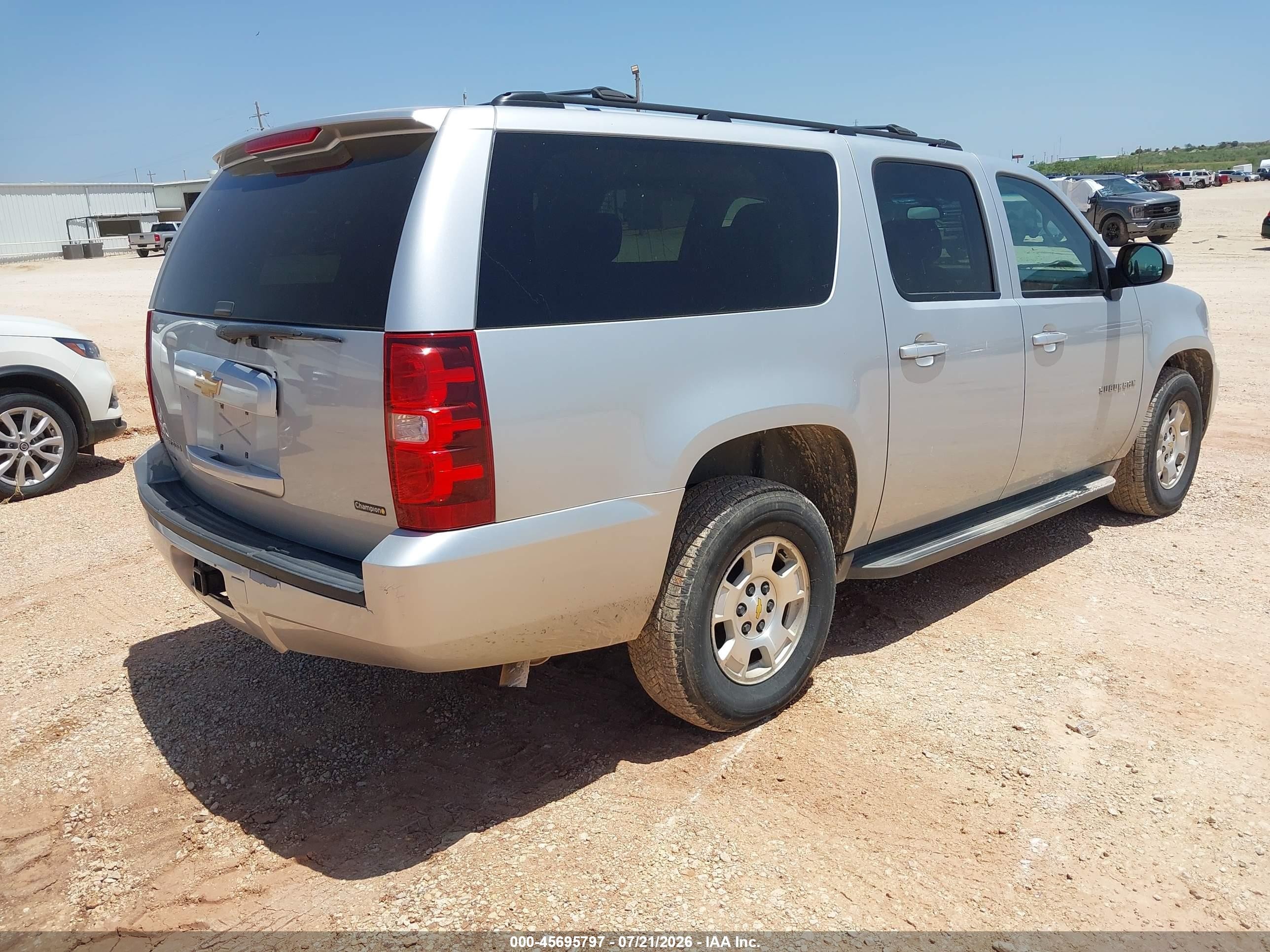 2013 Chevrolet Suburban Ls Серебряный vin: 1GNSCHE09DR231804