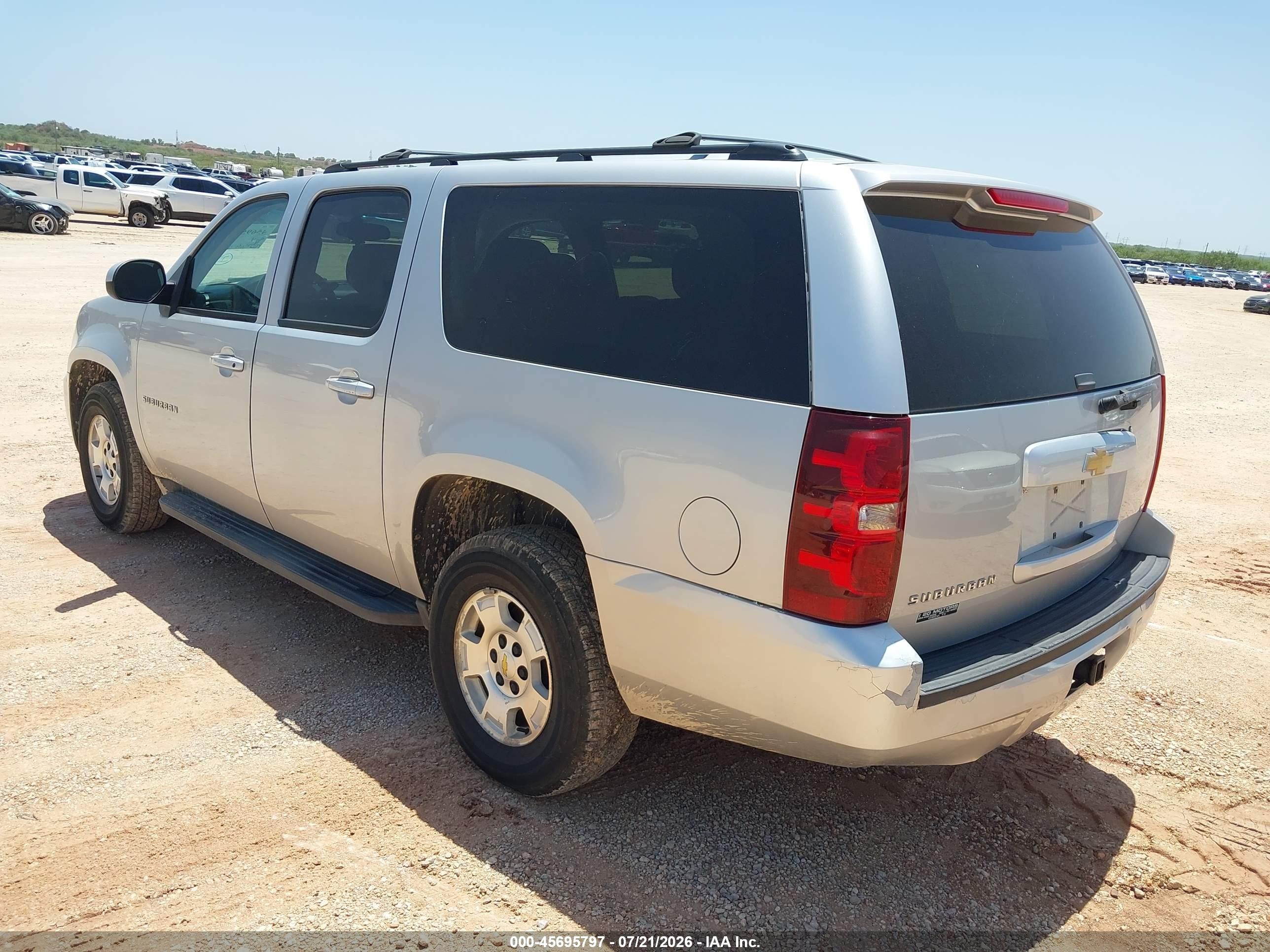 2013 Chevrolet Suburban Ls Серебряный vin: 1GNSCHE09DR231804